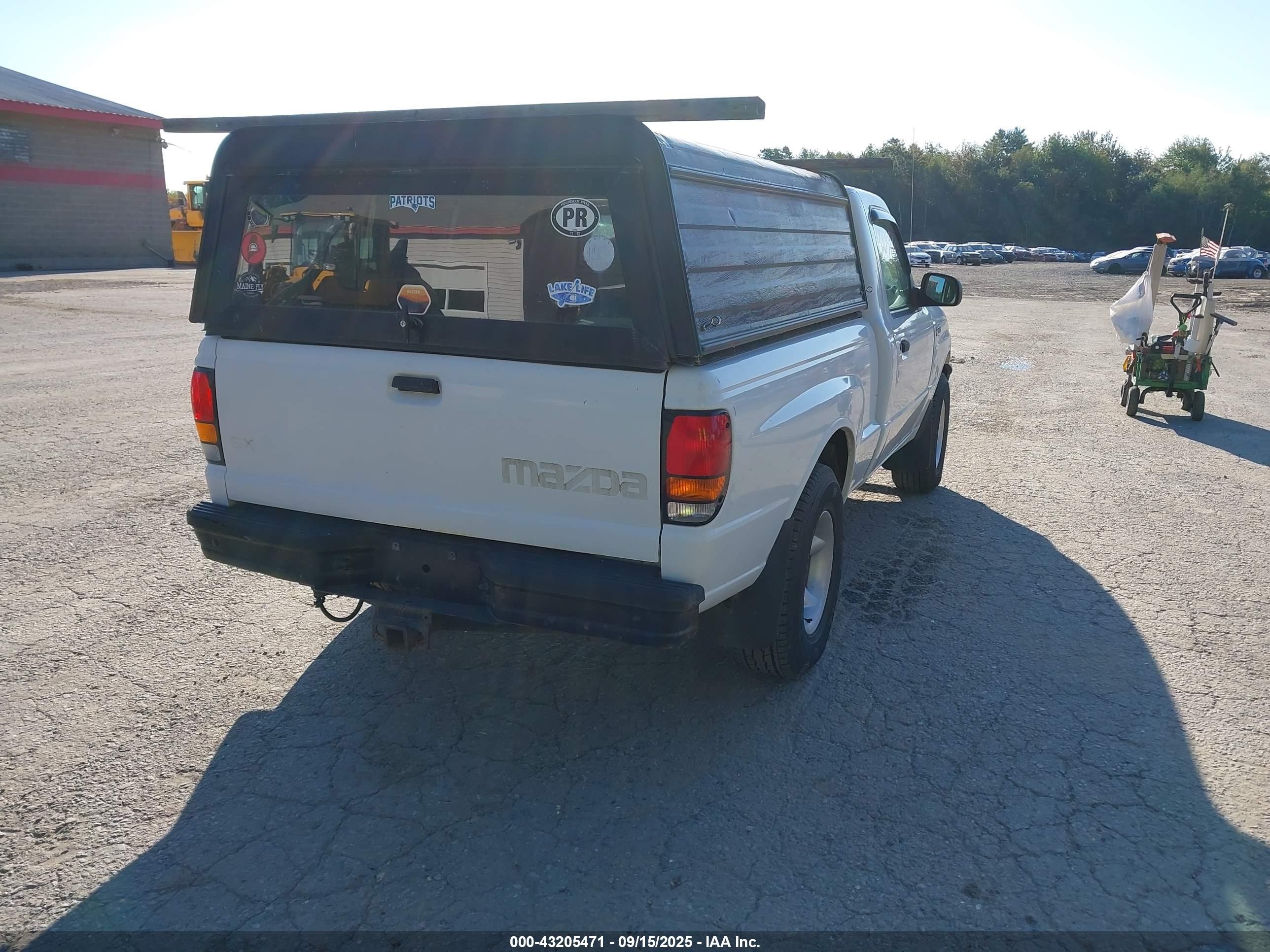 1999 Mazda B2500   White vin: 4F4YR12C9XTM30440