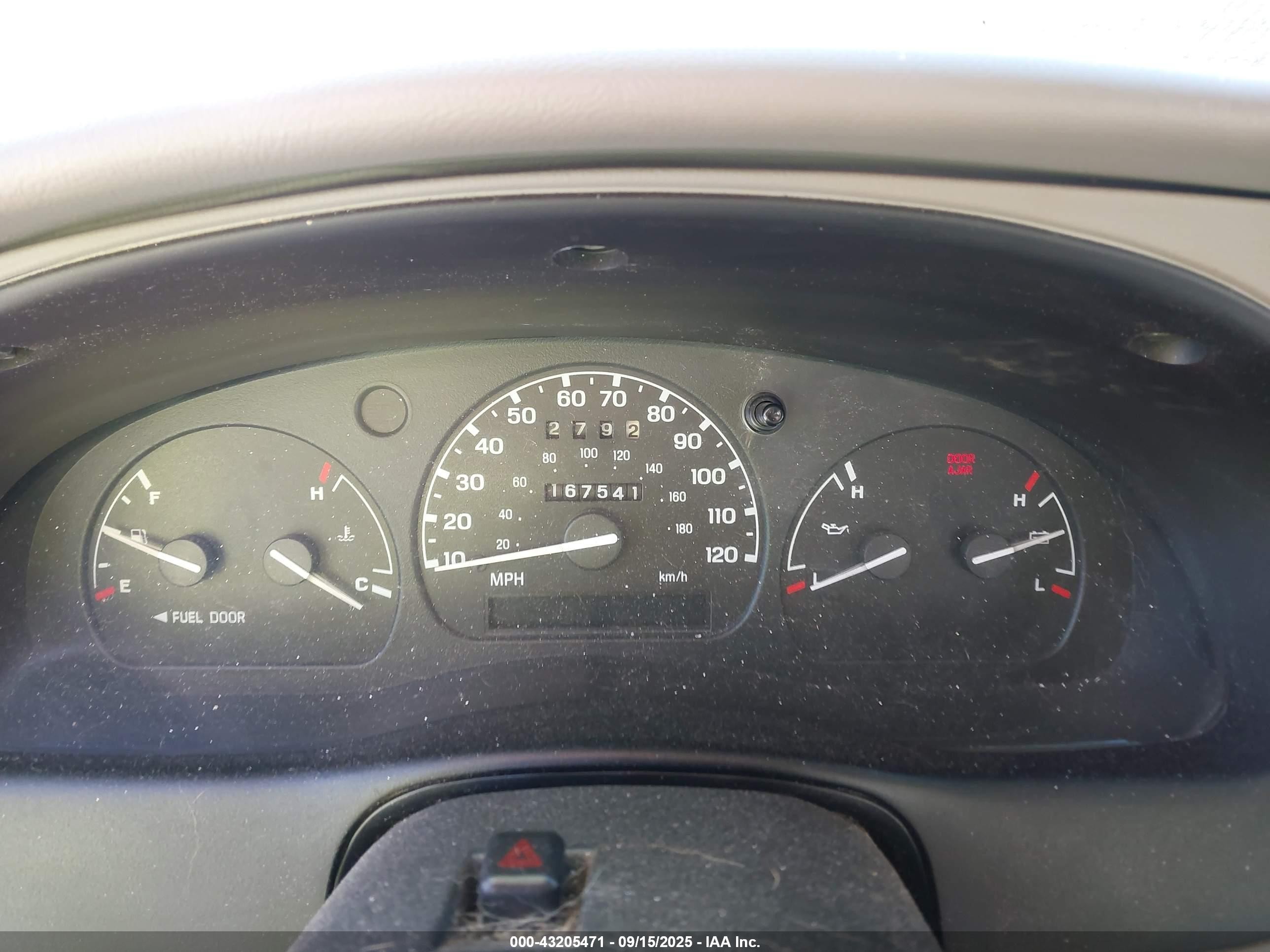 1999 Mazda B2500   White vin: 4F4YR12C9XTM30440