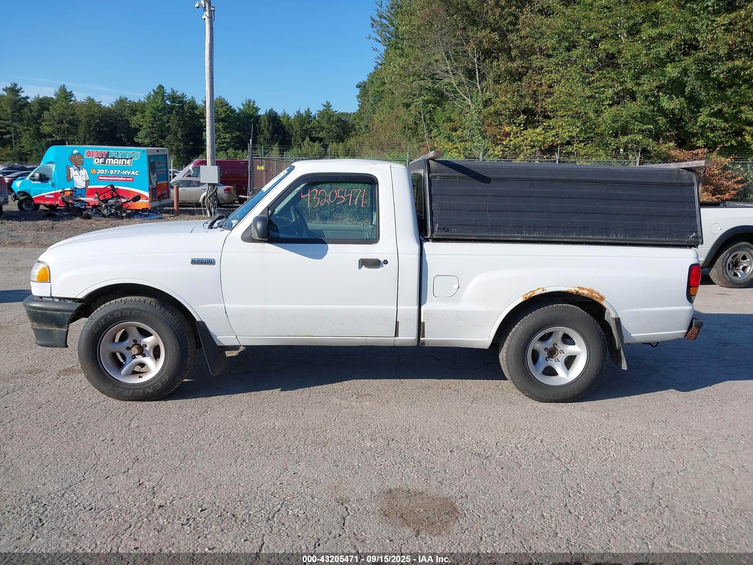 1999 Mazda B2500   White vin: 4F4YR12C9XTM30440