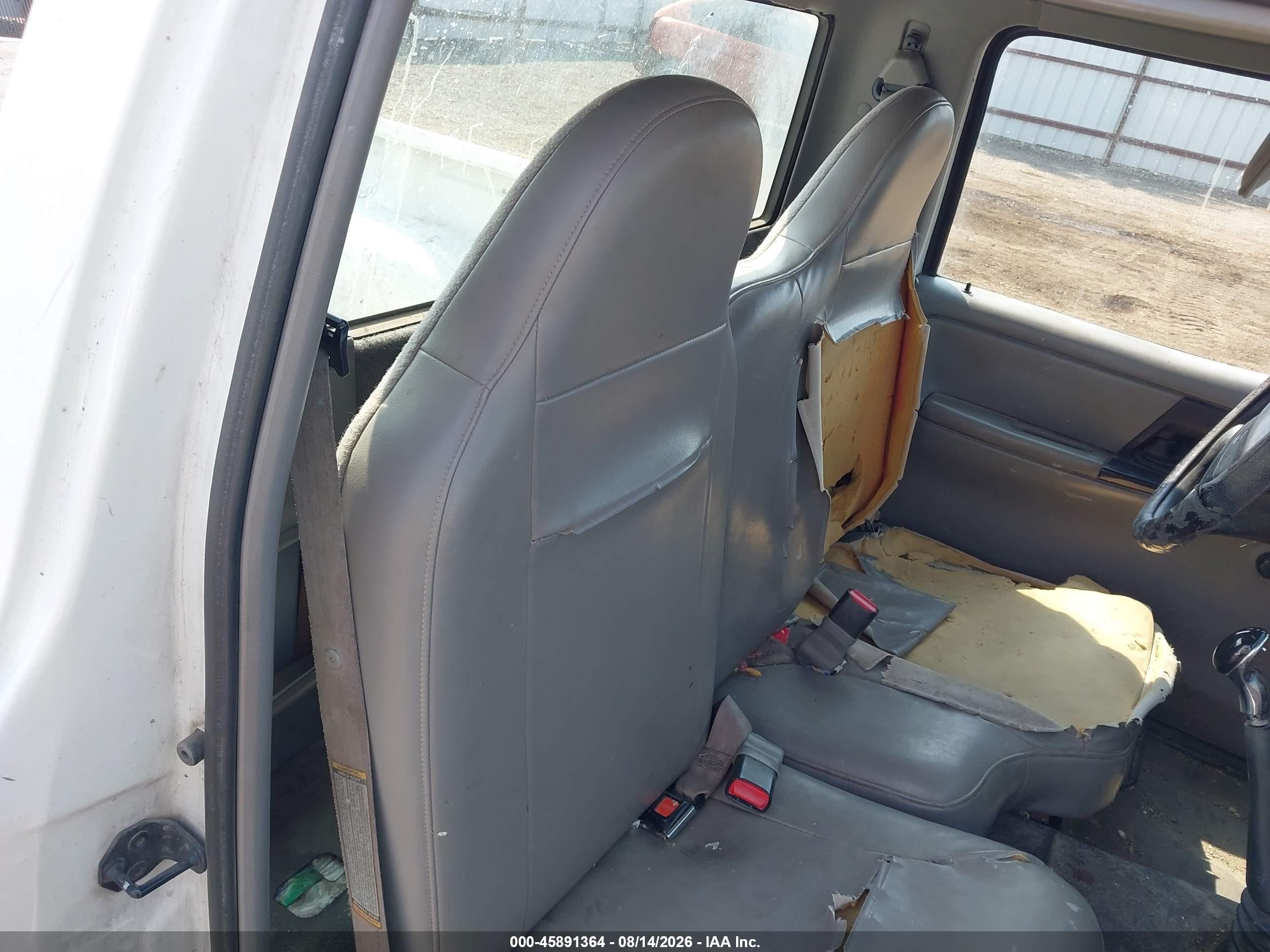 1999 Mazda B2500   White vin: 4F4YR12CXXTM26221