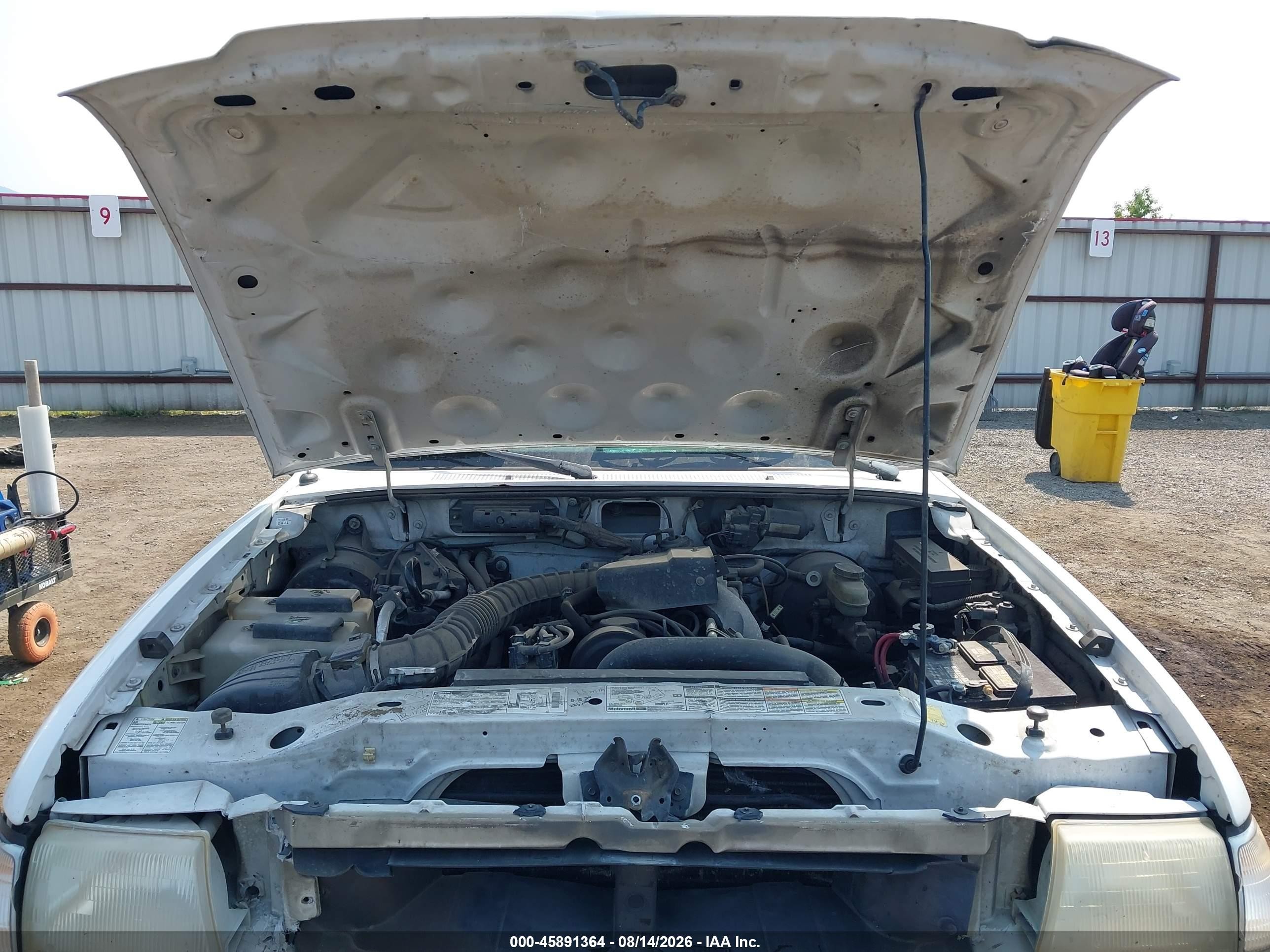 1999 Mazda B2500   White vin: 4F4YR12CXXTM26221