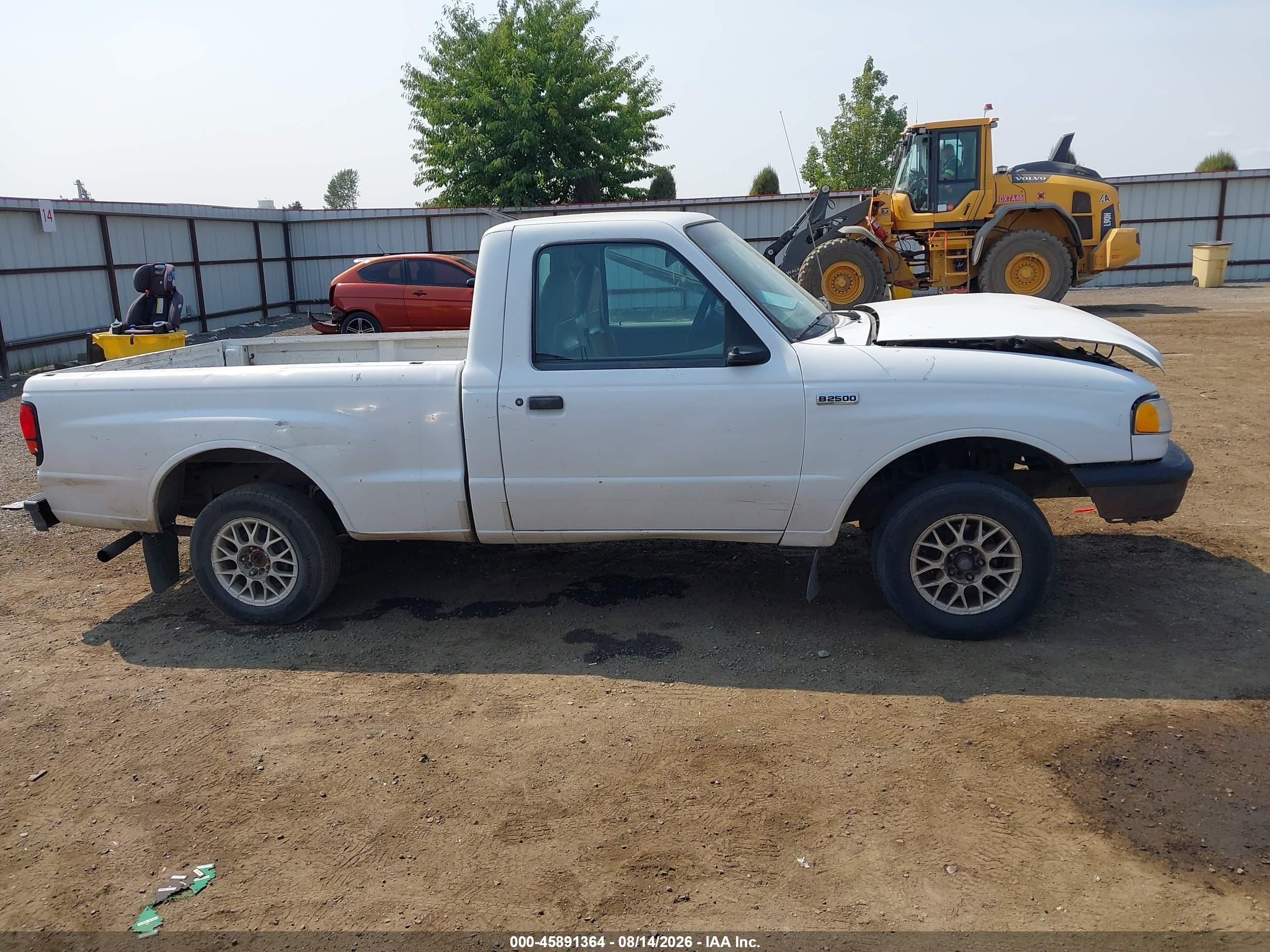 1999 Mazda B2500   White vin: 4F4YR12CXXTM26221