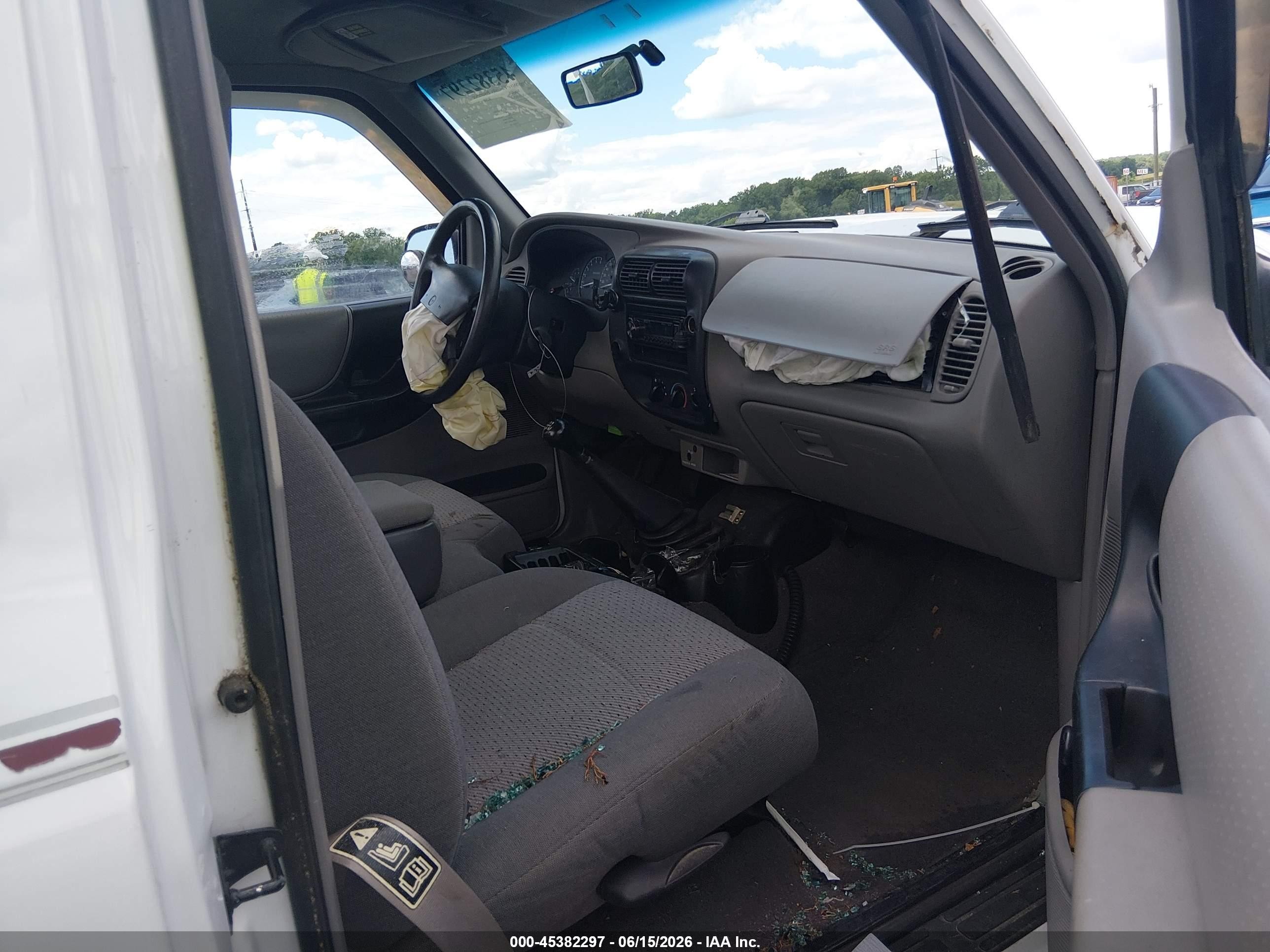 2000 Mazda B2500 Se/sx White vin: 4F4YR12CXYTM23532