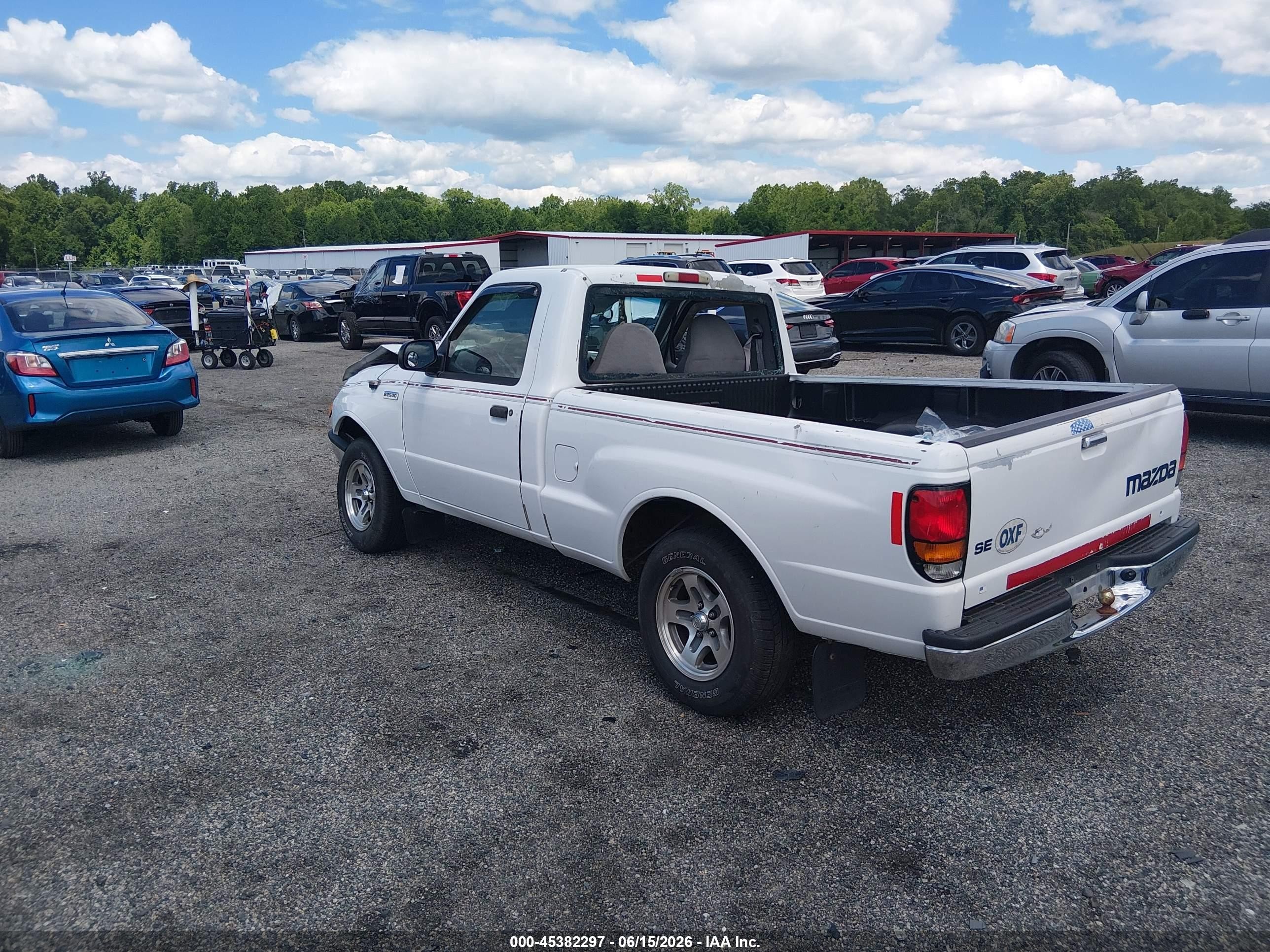 2000 Mazda B2500 Se/sx White vin: 4F4YR12CXYTM23532
