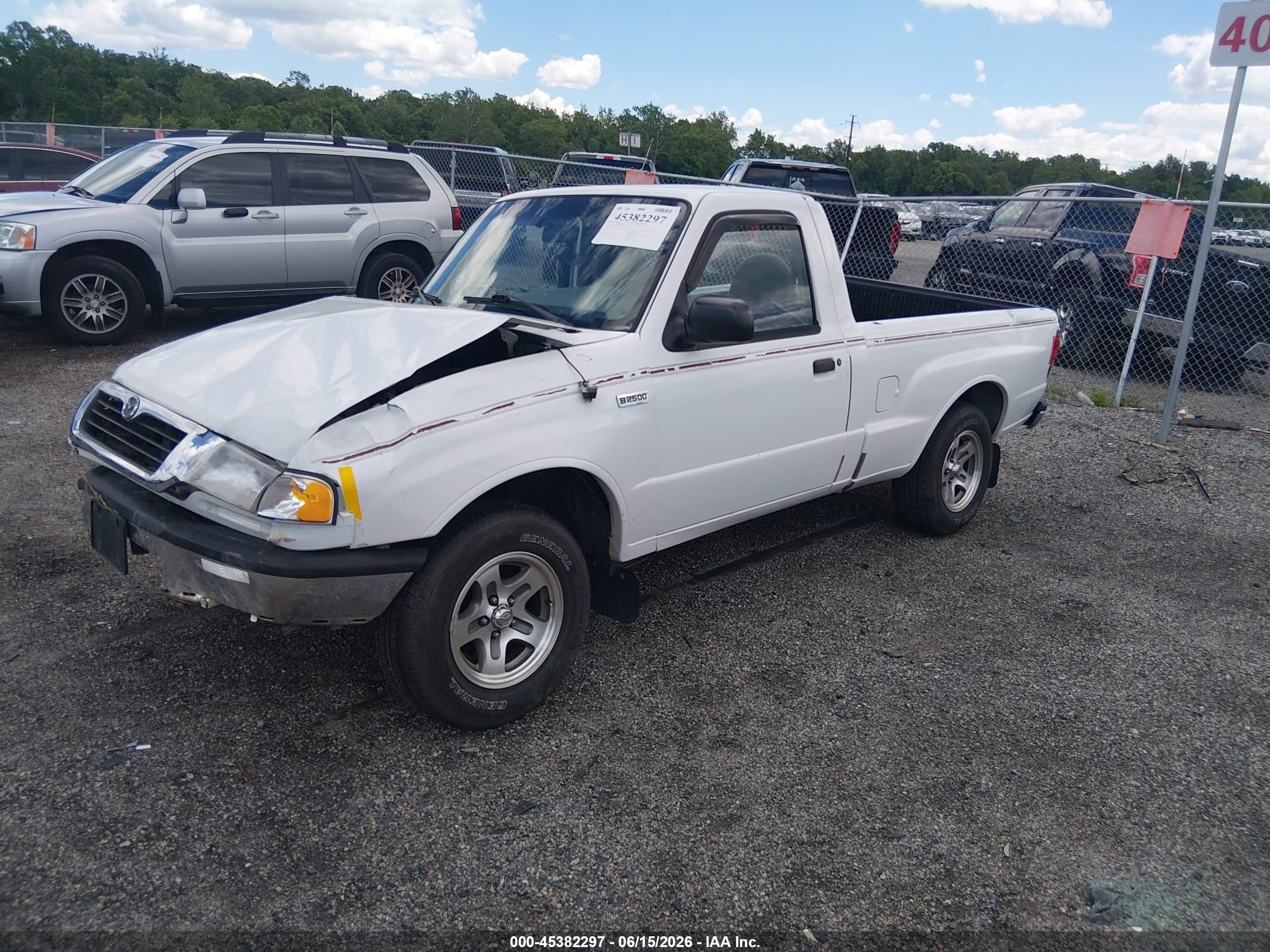 2000 Mazda B2500 Se/sx White vin: 4F4YR12CXYTM23532