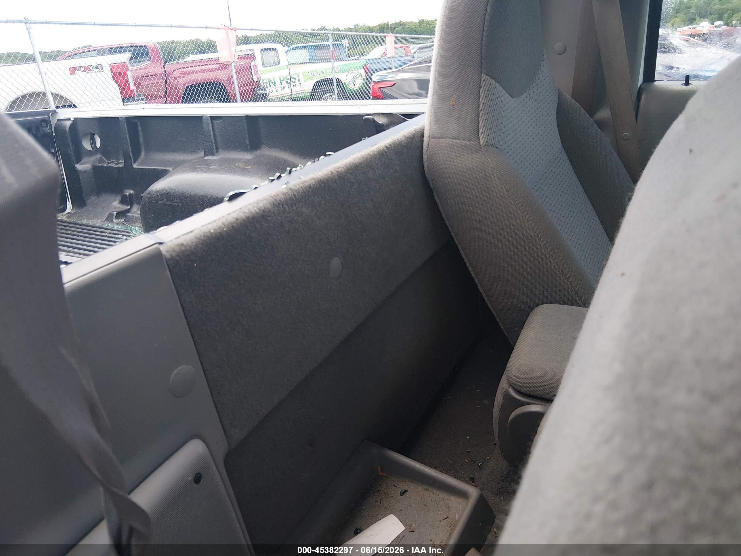 2000 Mazda B2500 Se/sx White vin: 4F4YR12CXYTM23532