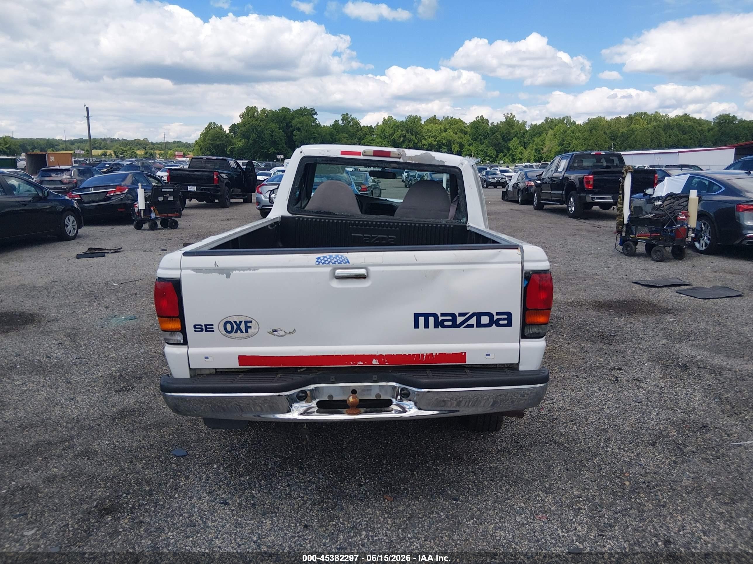 2000 Mazda B2500 Se/sx White vin: 4F4YR12CXYTM23532