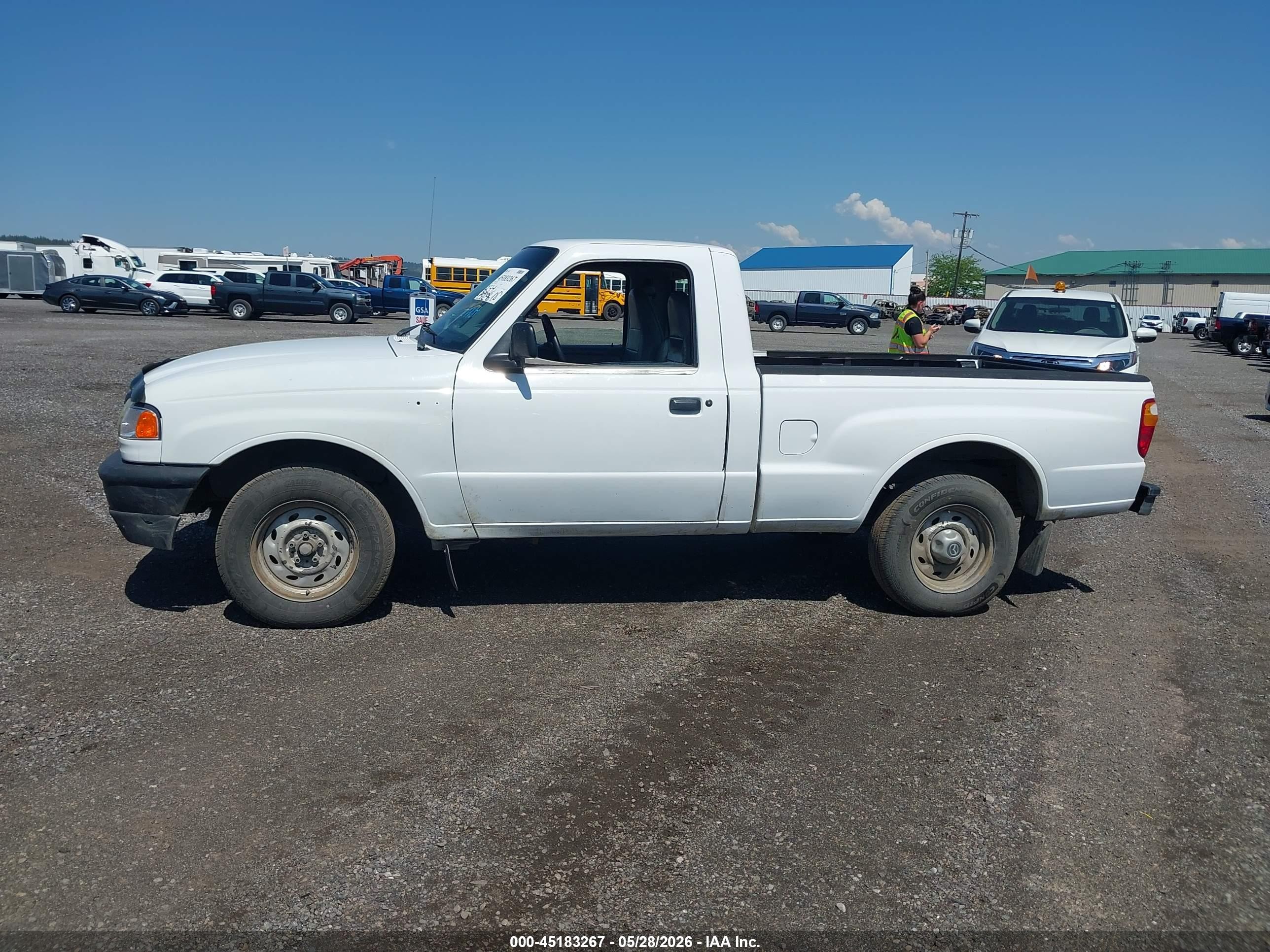 2001 Mazda B2300 Se/sx Белый vin: 4F4YR12D01TM25725