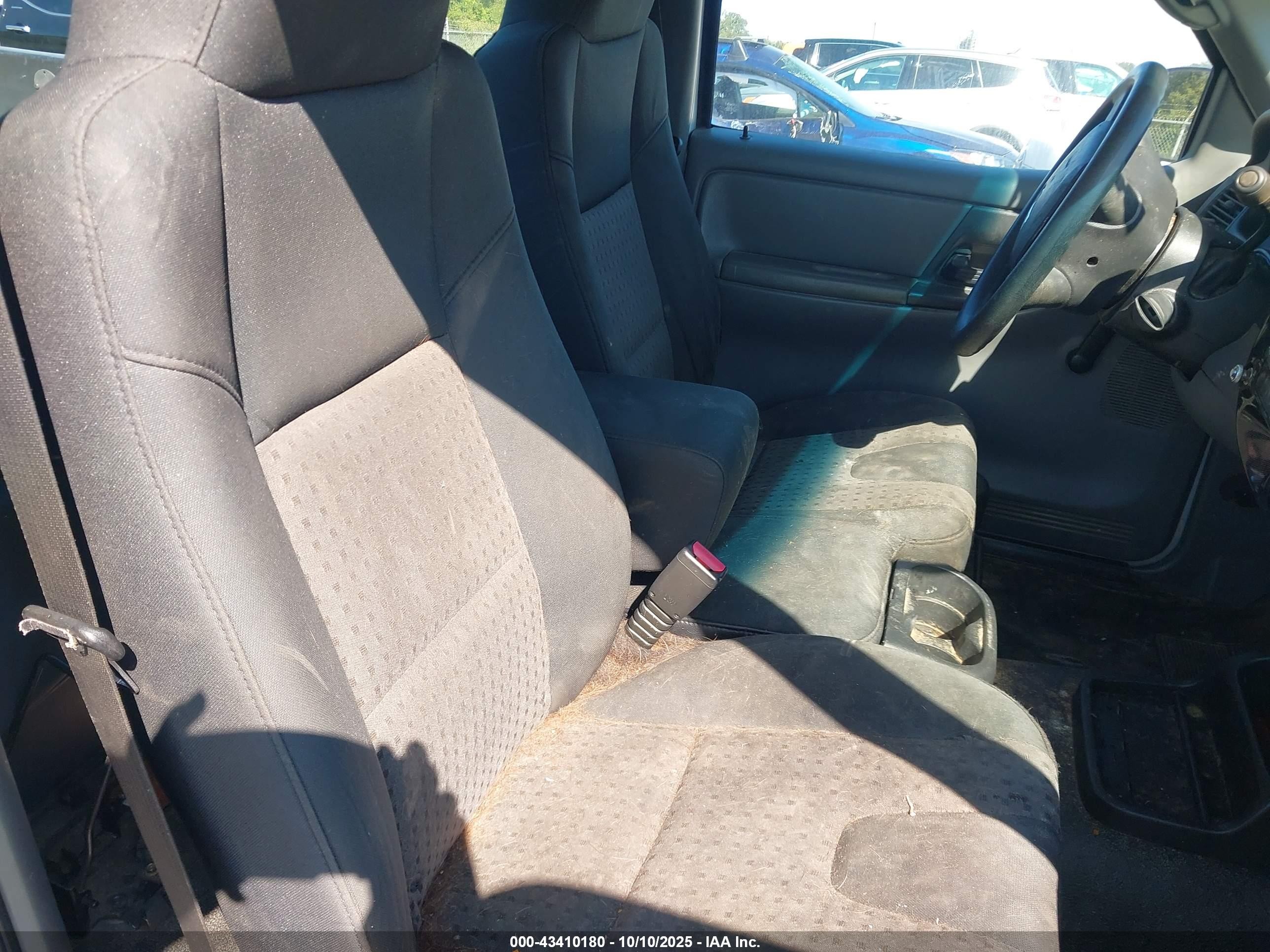 2004 Mazda B2300   Silver vin: 4F4YR12D14TM03124