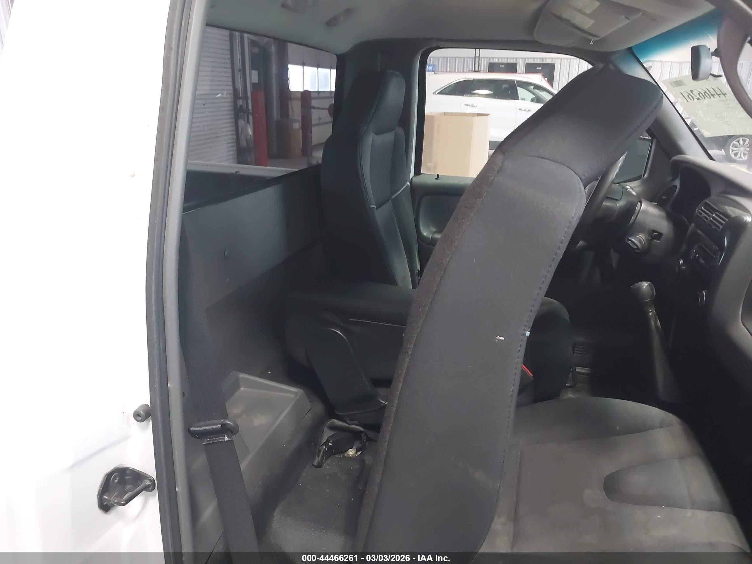 2008 Mazda B2300   Белый vin: 4F4YR12D28PM04619