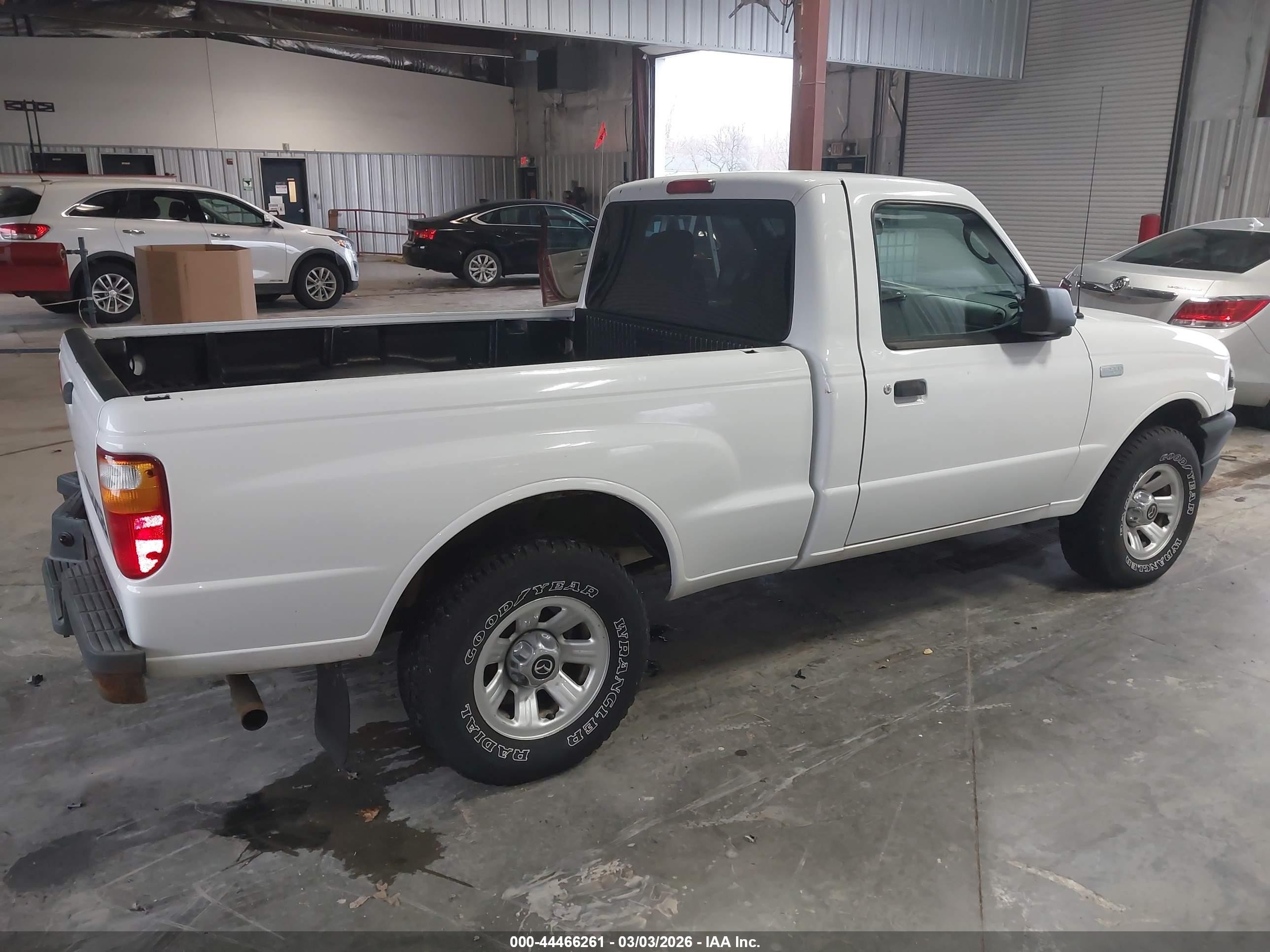 2008 Mazda B2300   Белый vin: 4F4YR12D28PM04619