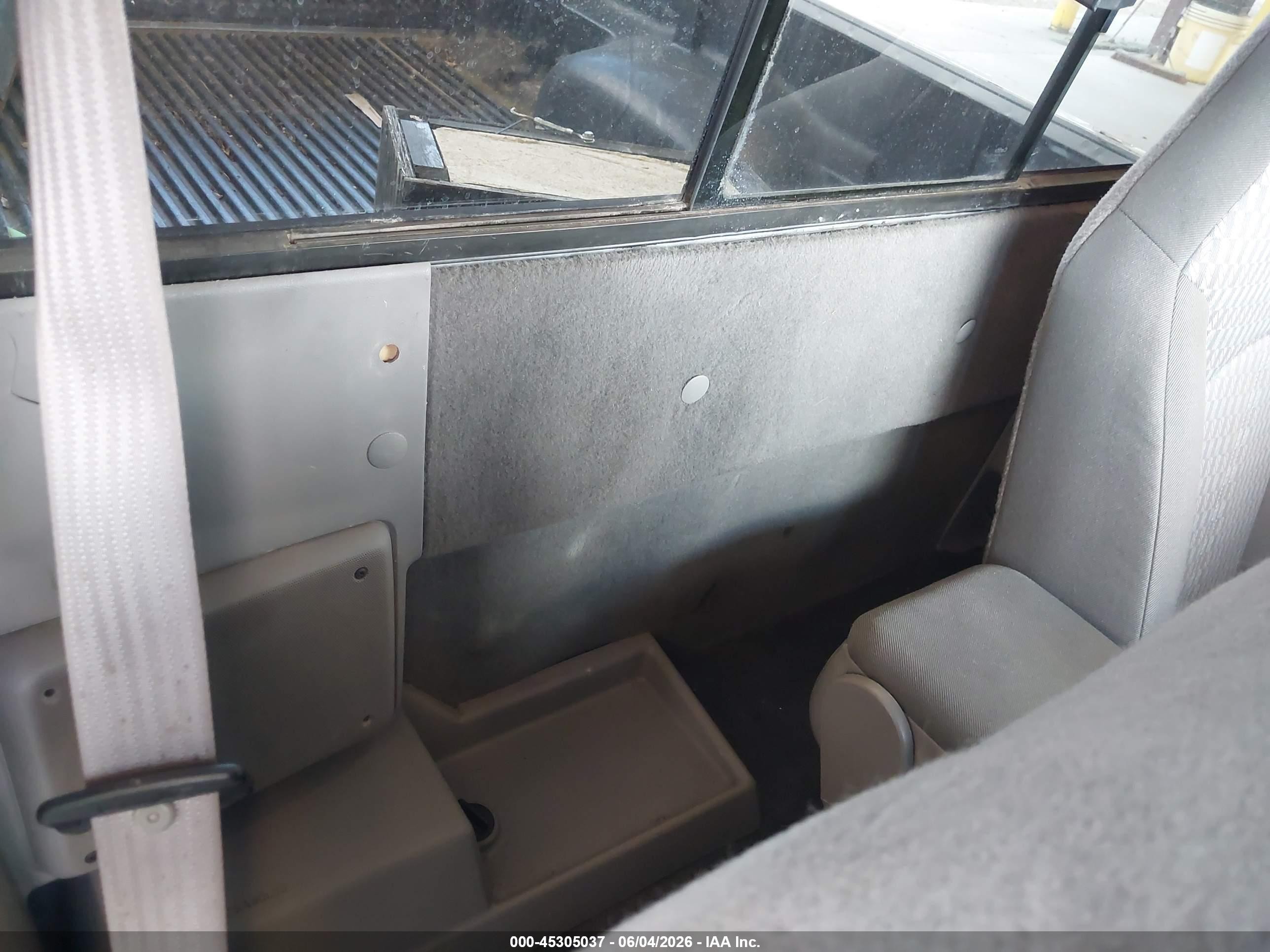 2001 Mazda B2300 Se/sx Silver vin: 4F4YR12D41TM30796