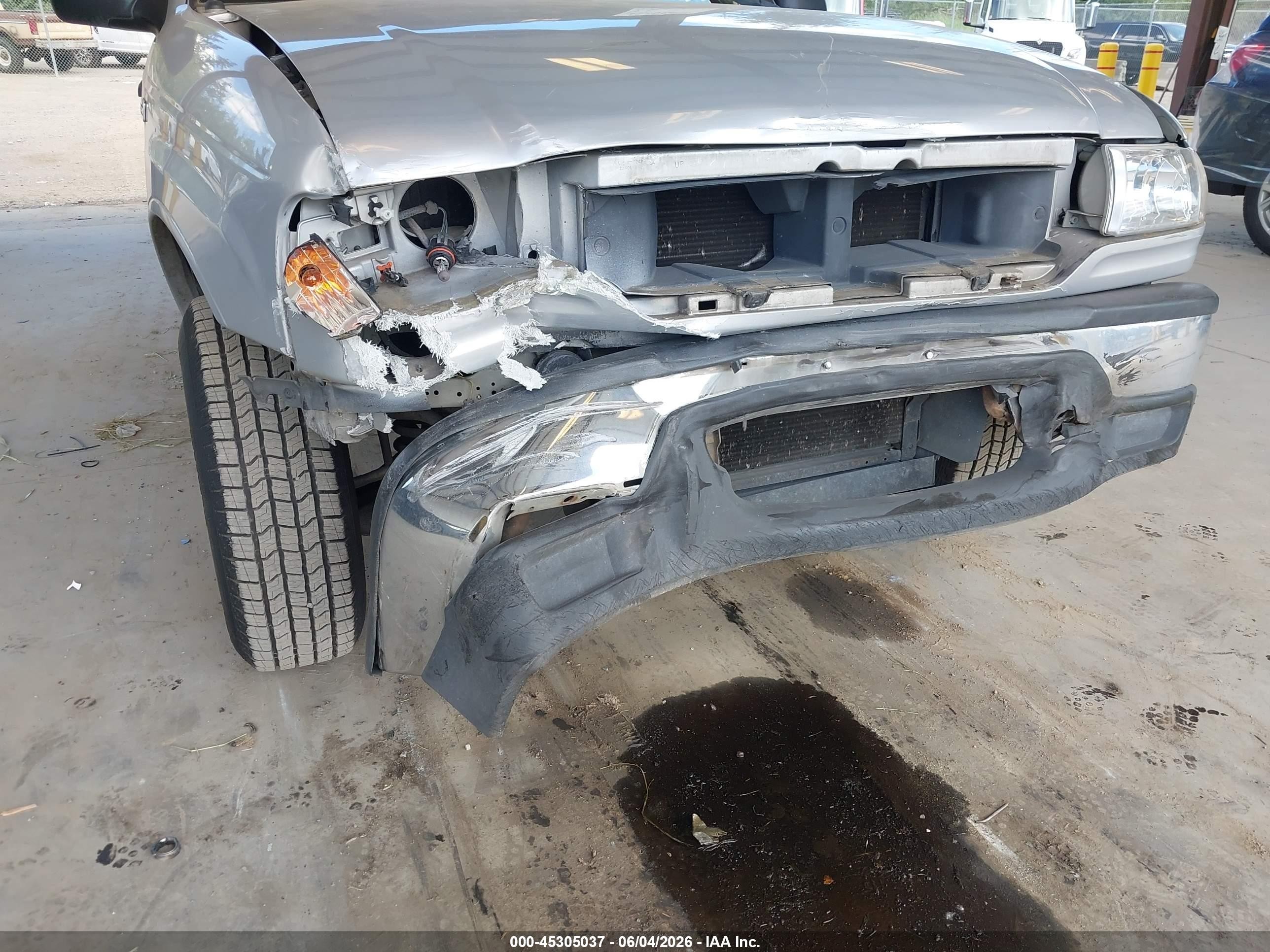 2001 Mazda B2300 Se/sx Silver vin: 4F4YR12D41TM30796