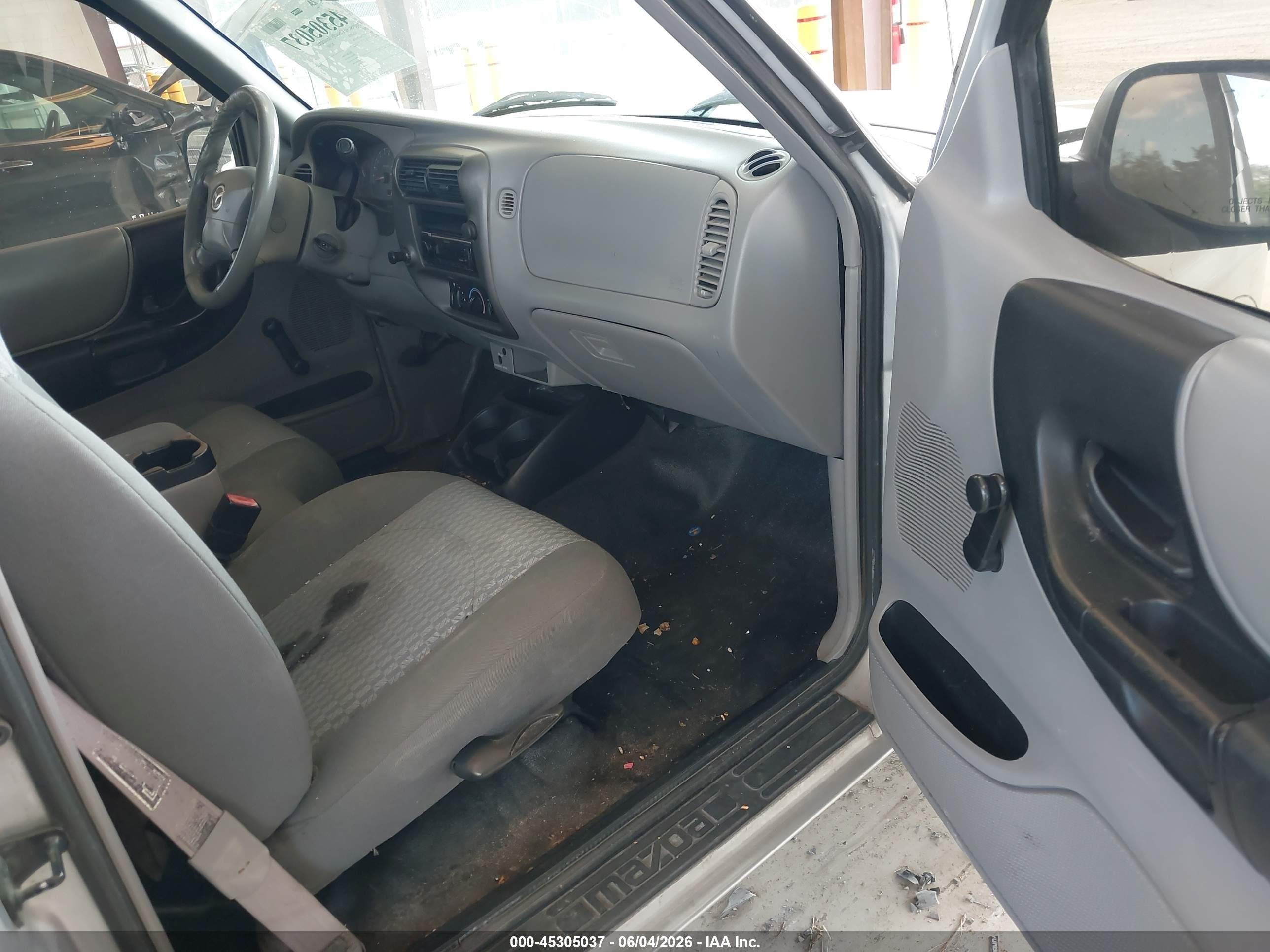 2001 Mazda B2300 Se/sx Silver vin: 4F4YR12D41TM30796