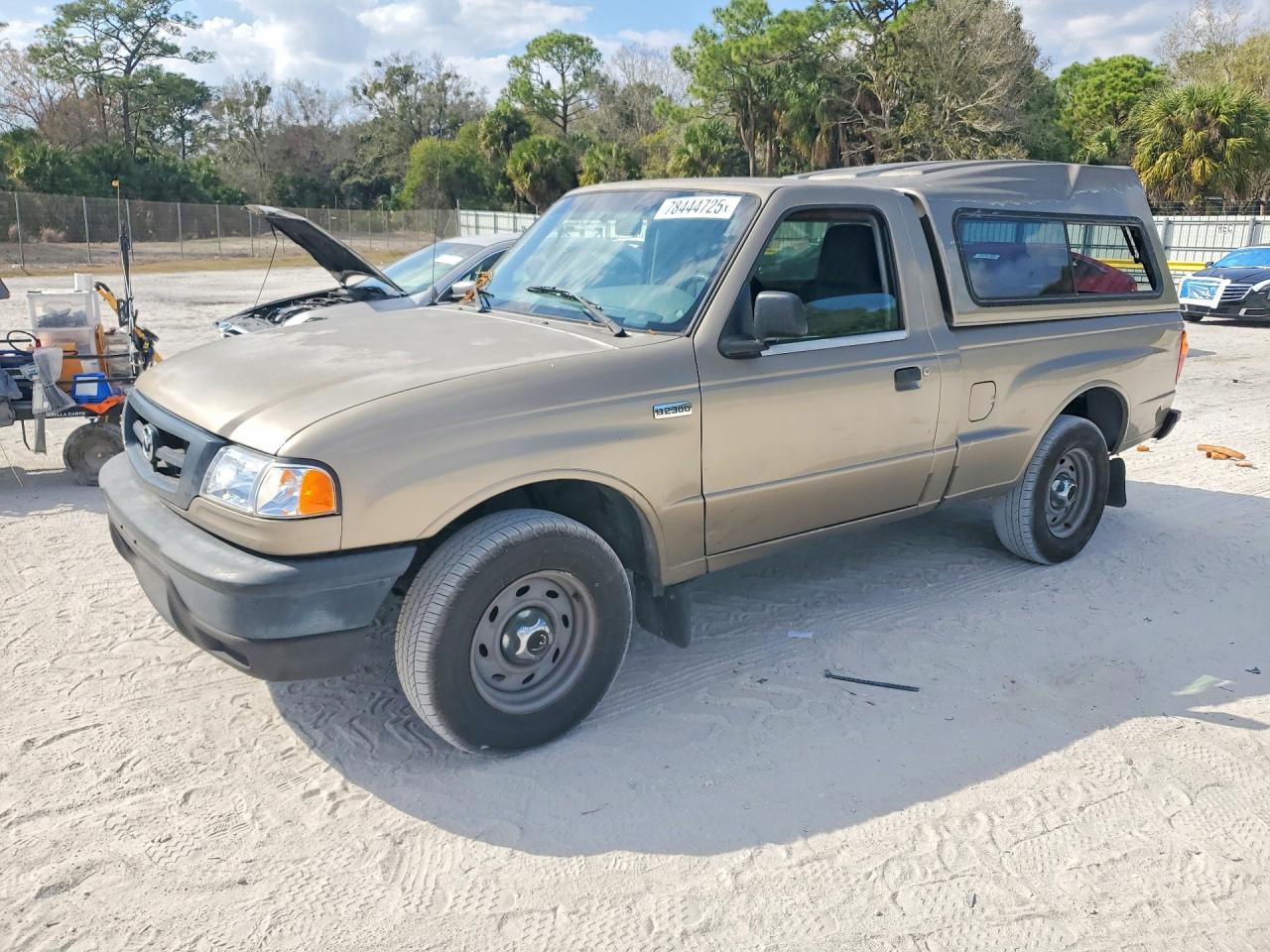 2004 Mazda B2300 Tan vin: 4F4YR12D44TM03859