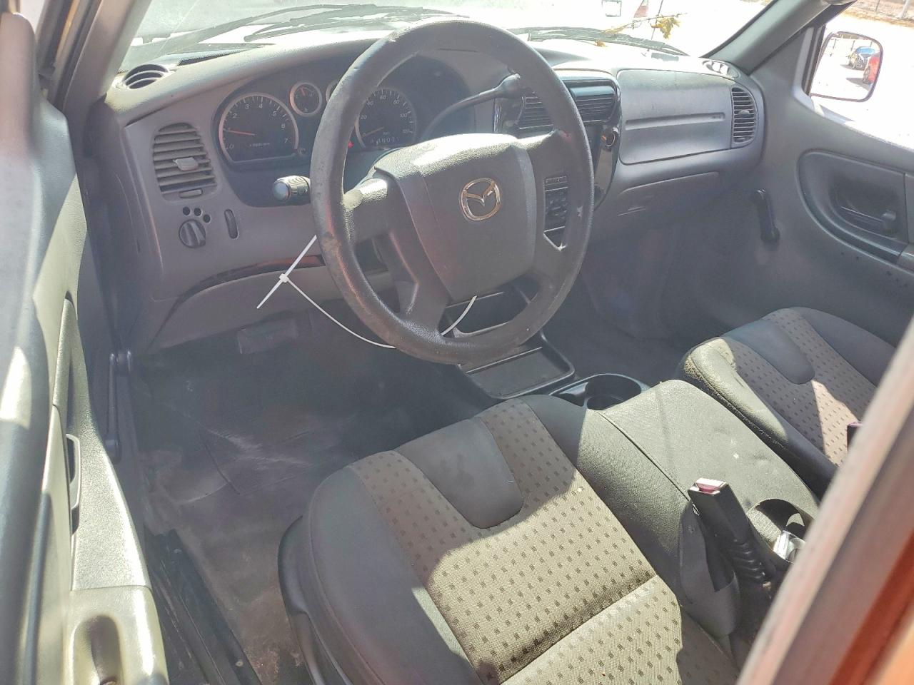 2004 Mazda B2300 Tan vin: 4F4YR12D44TM03859
