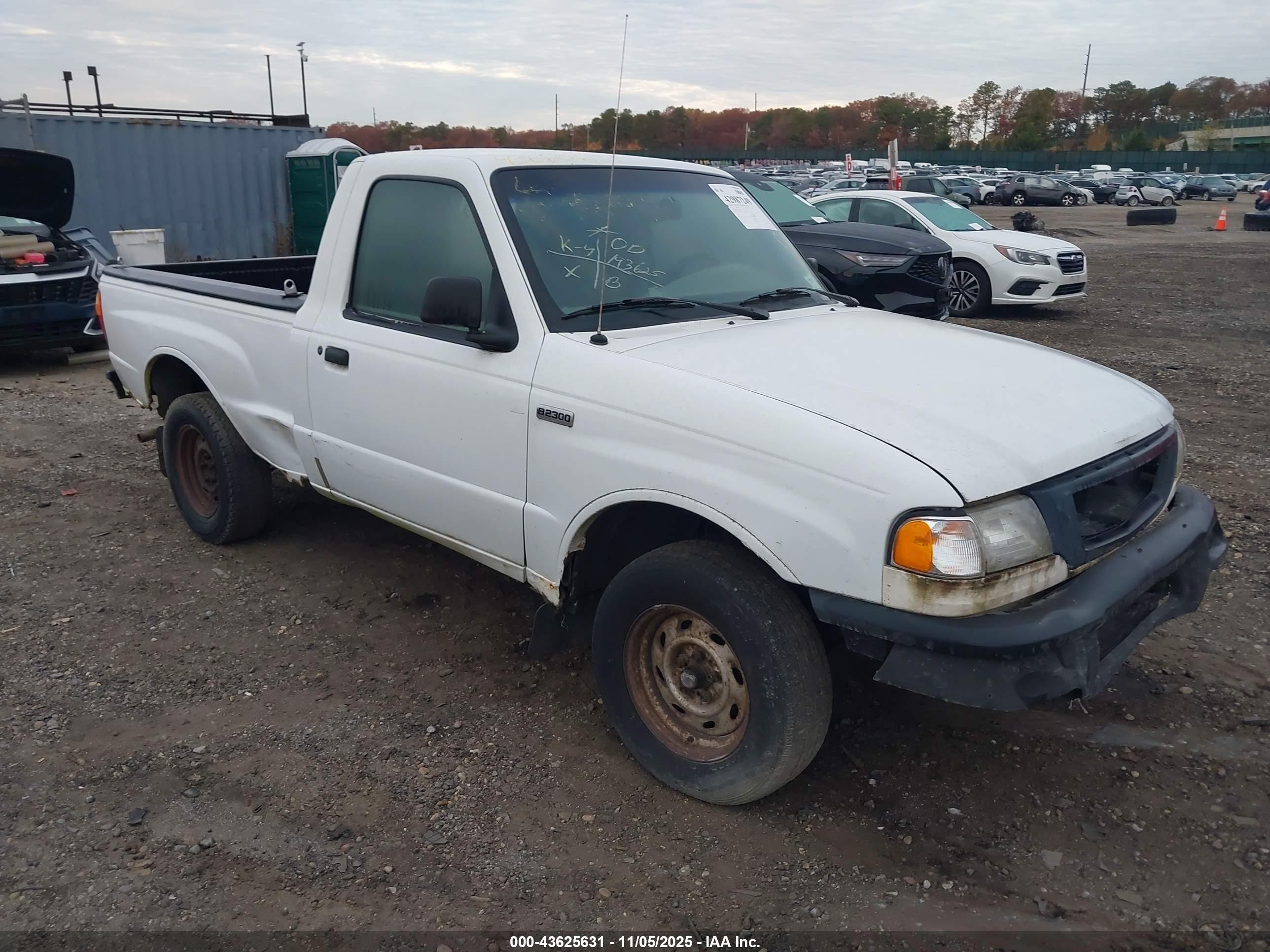 2001 Mazda B2300 Se/sx White vin: 4F4YR12D51TM24005