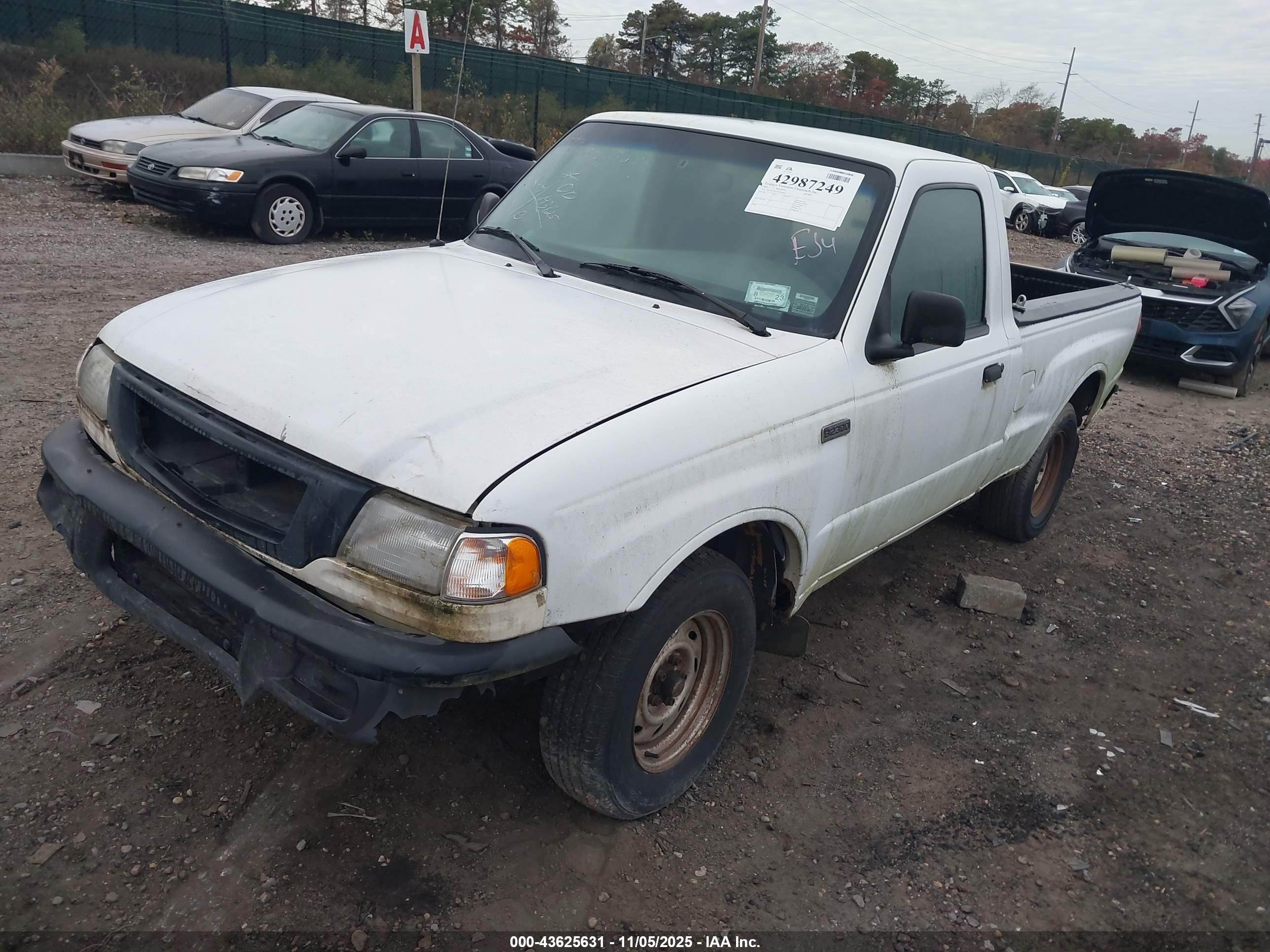 2001 Mazda B2300 Se/sx White vin: 4F4YR12D51TM24005