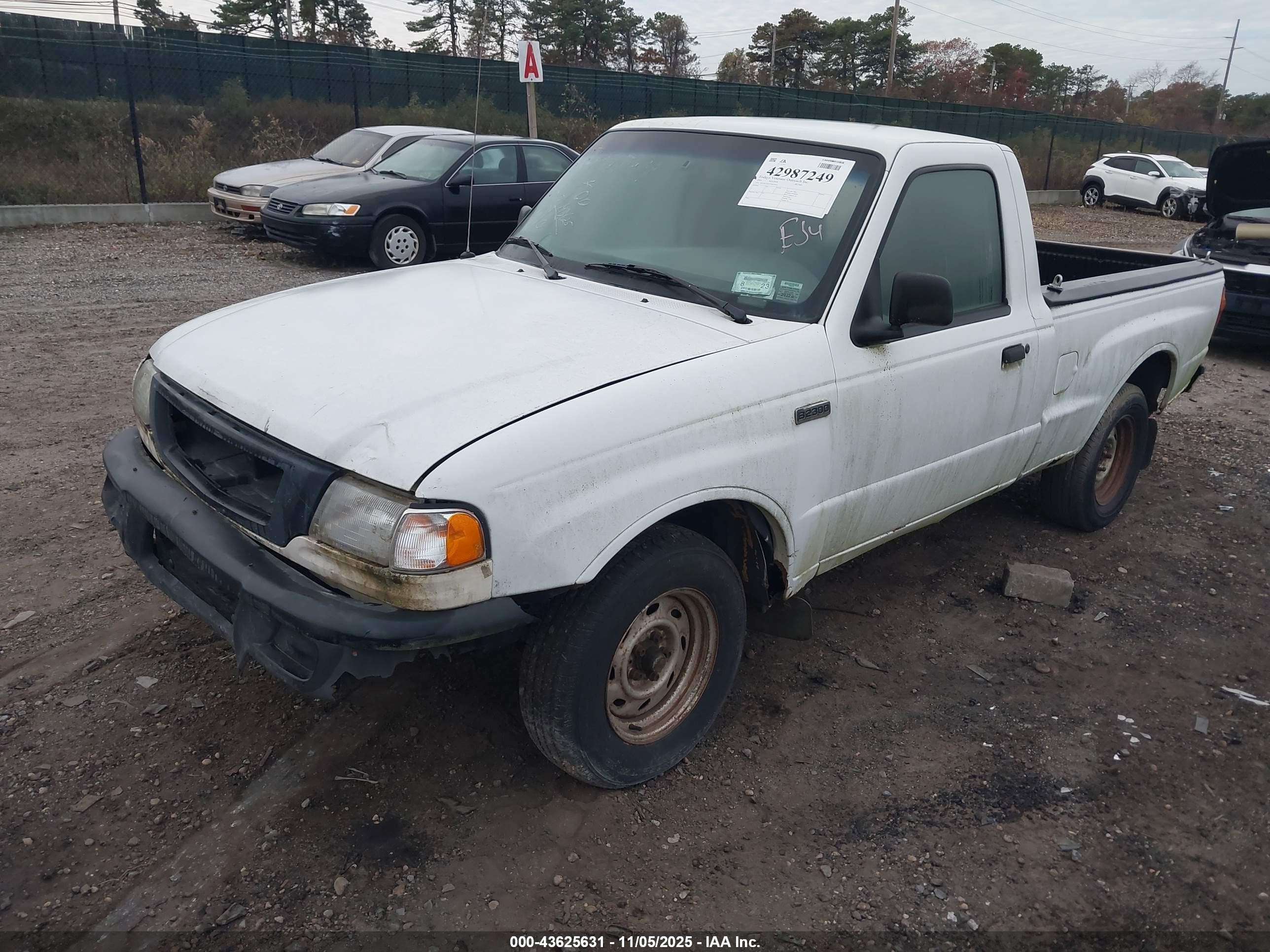2001 Mazda B2300 Se/sx White vin: 4F4YR12D51TM24005