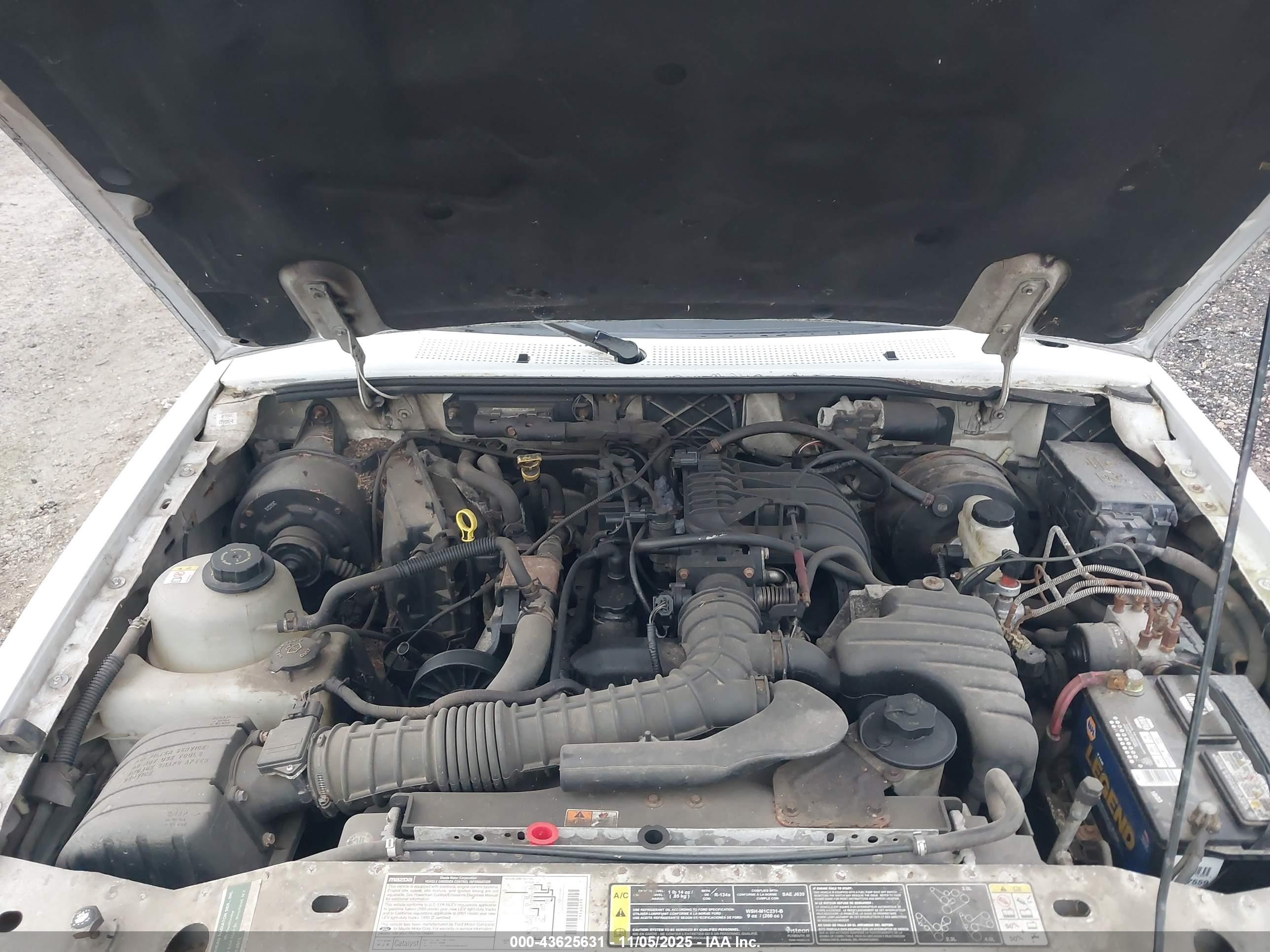 2001 Mazda B2300 Se/sx White vin: 4F4YR12D51TM24005