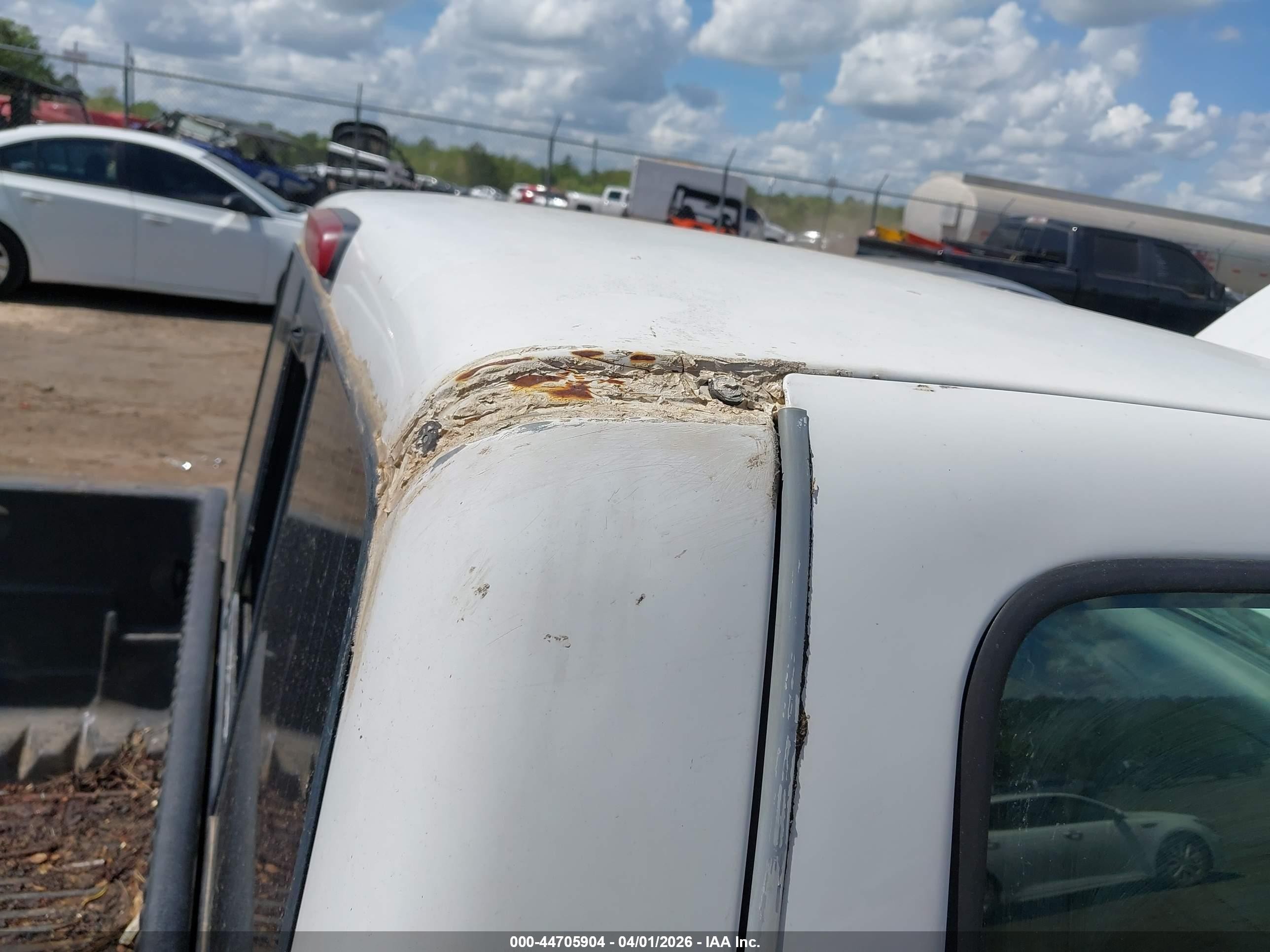 2001 Mazda B2300 Se/sx White vin: 4F4YR12D71TM25589
