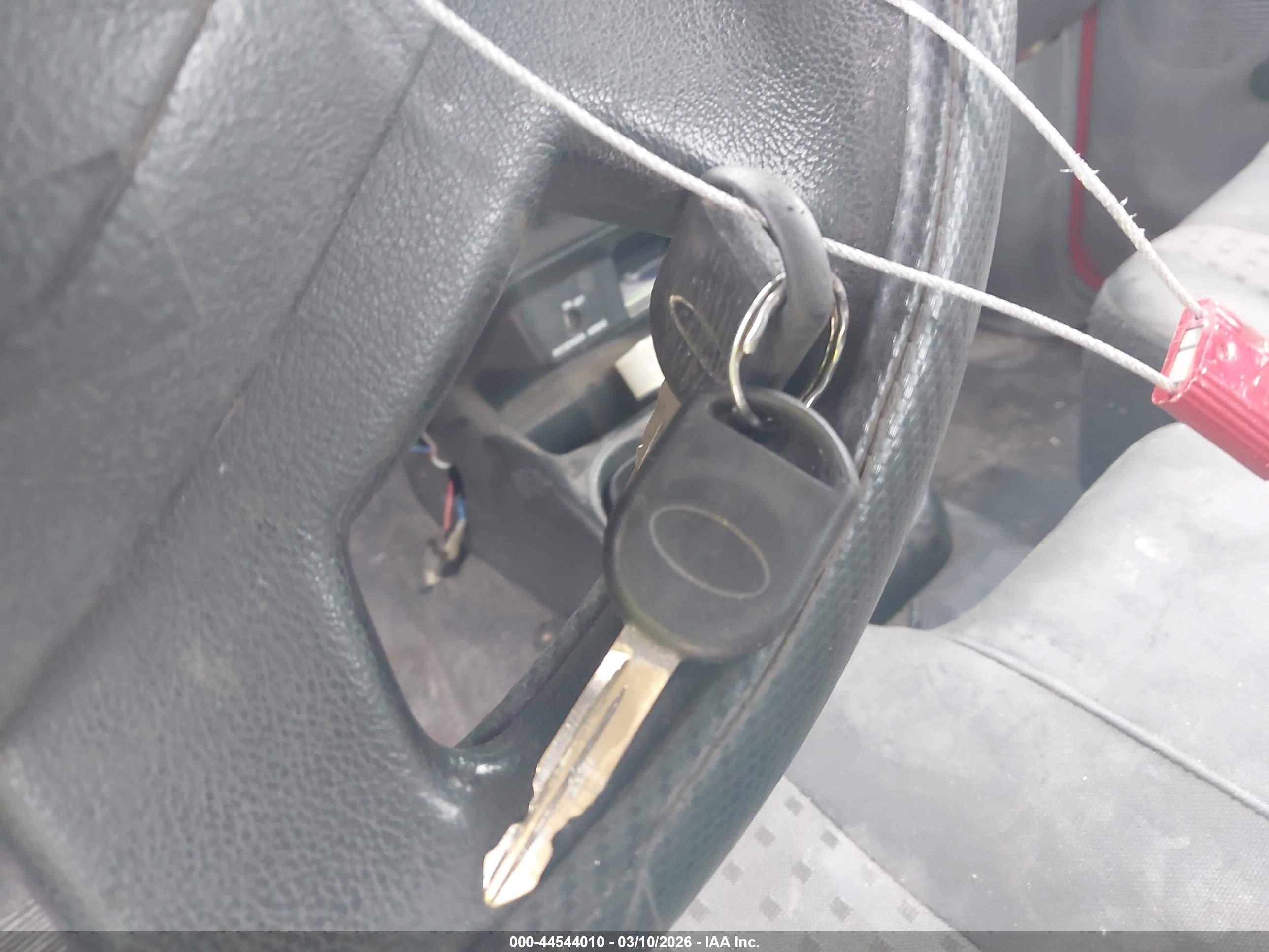 2004 Mazda B2300   Красный vin: 4F4YR12D74TM00082