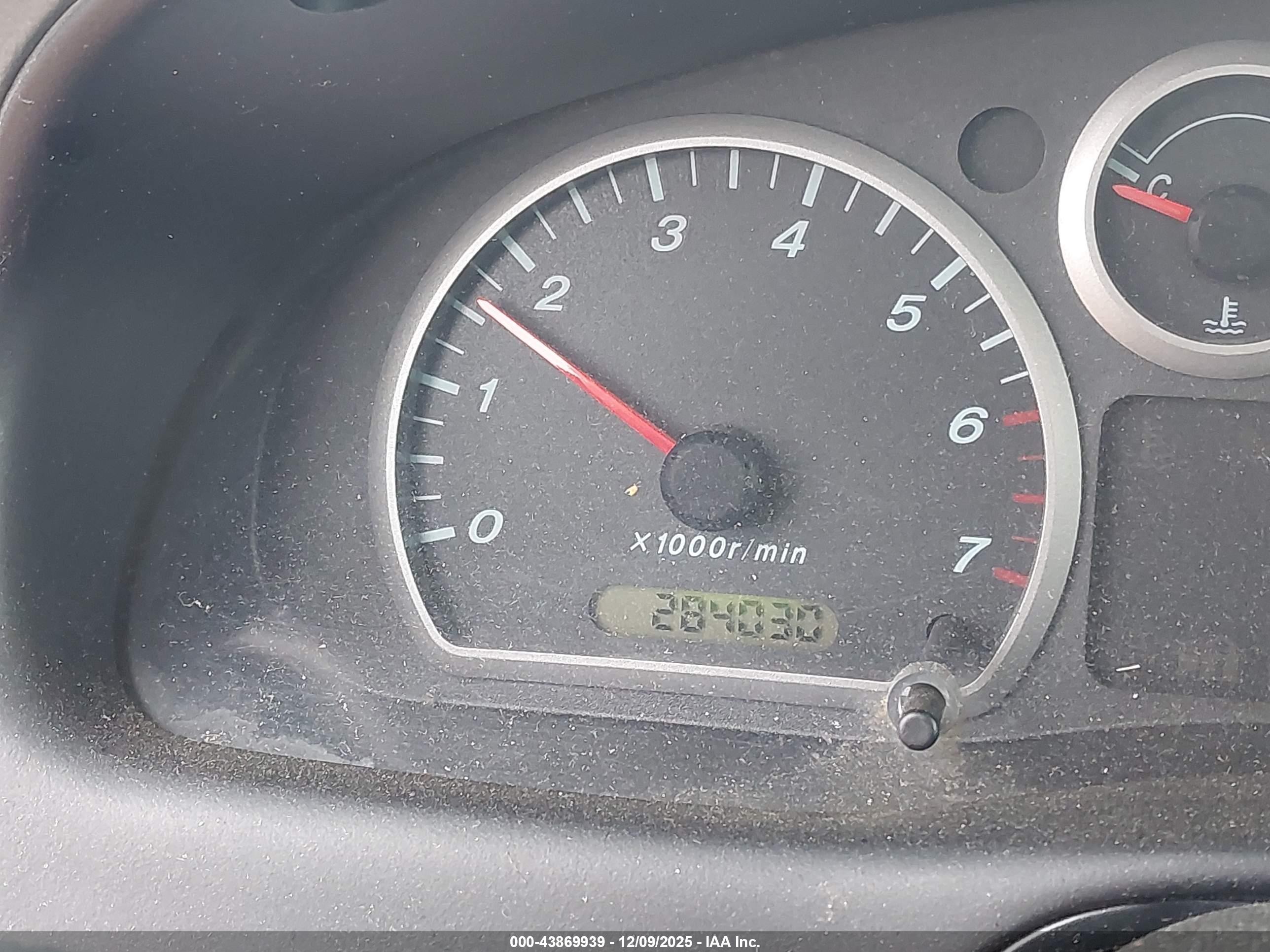 2004 Mazda B2300   White vin: 4F4YR12DX4TM04384