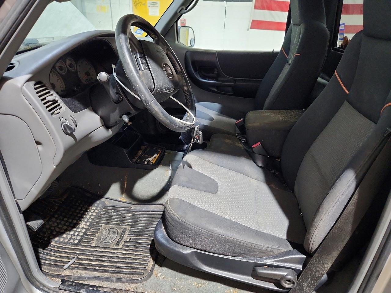 2004 Mazda B3000 Silver vin: 4F4YR12U34TM09779