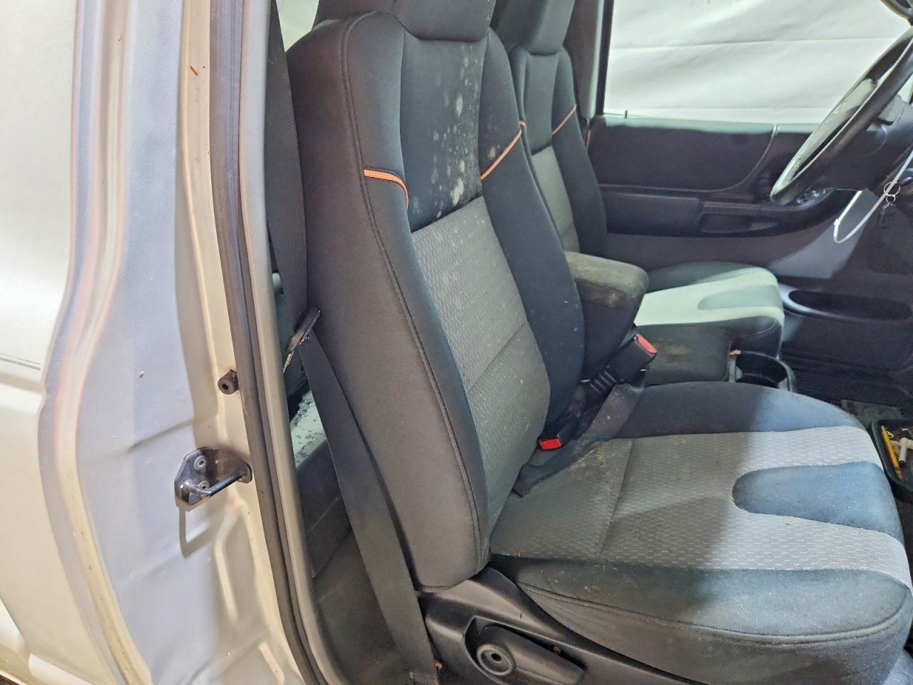 2004 Mazda B3000 Silver vin: 4F4YR12U34TM09779