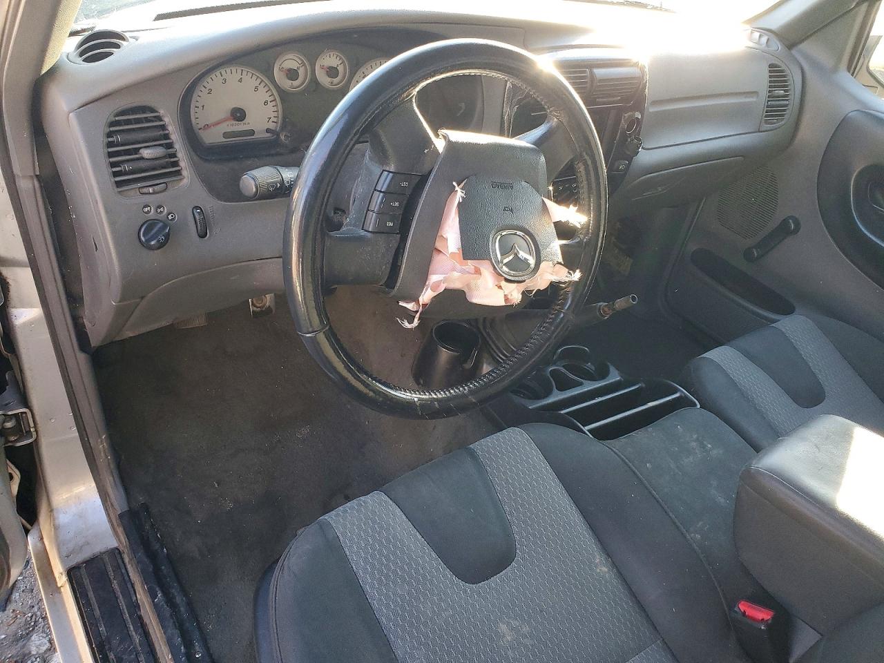 2004 Mazda B3000 Silver vin: 4F4YR12U44TM05126