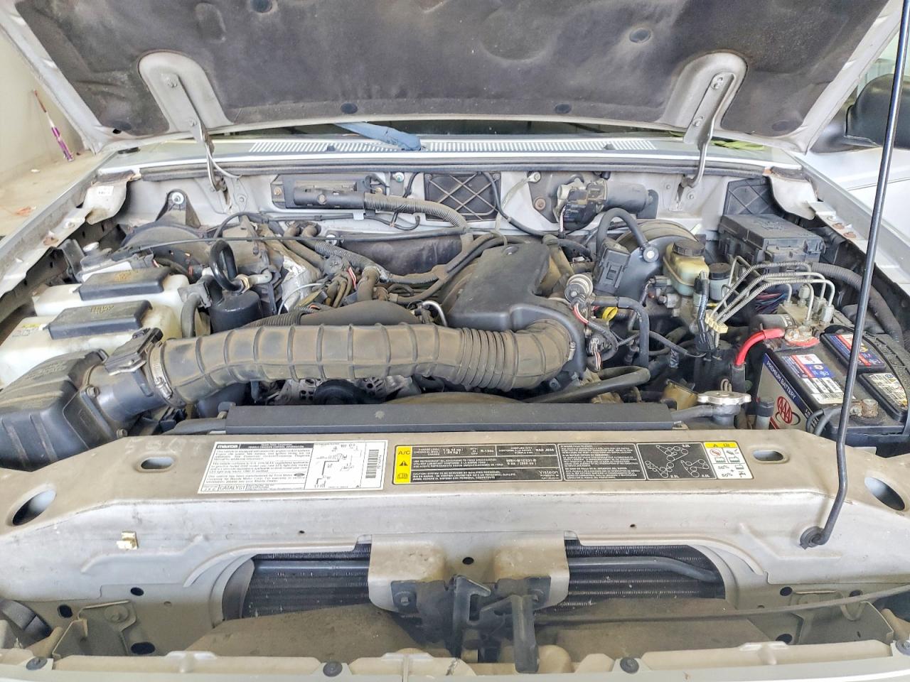 2002 Mazda B3000 Silver vin: 4F4YR12U92TM21450