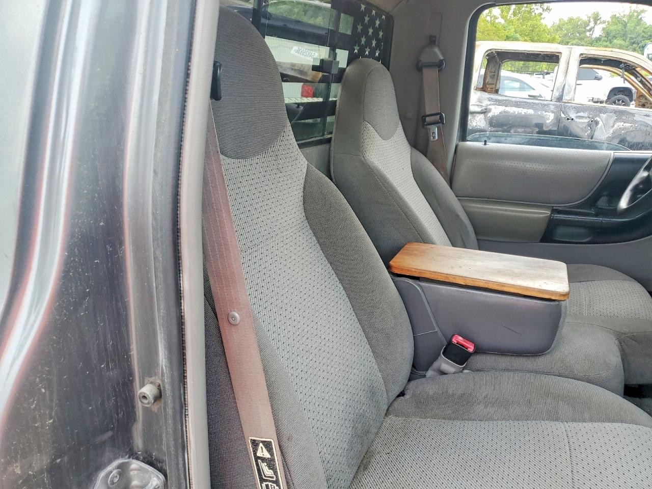 2000 Mazda B3000 Charcoal vin: 4F4YR12VXYTM07865