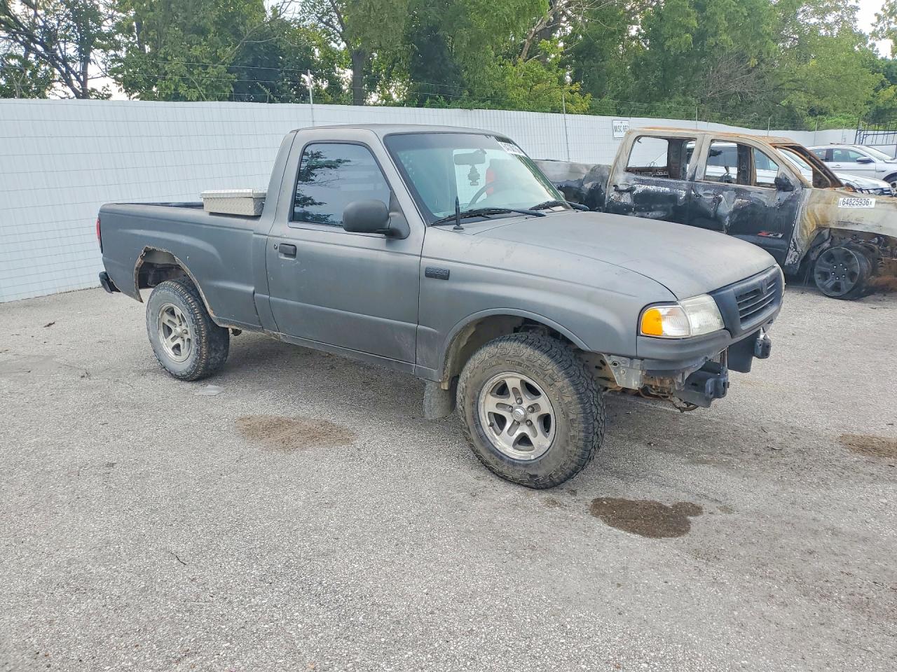 2000 Mazda B3000 Charcoal vin: 4F4YR12VXYTM07865