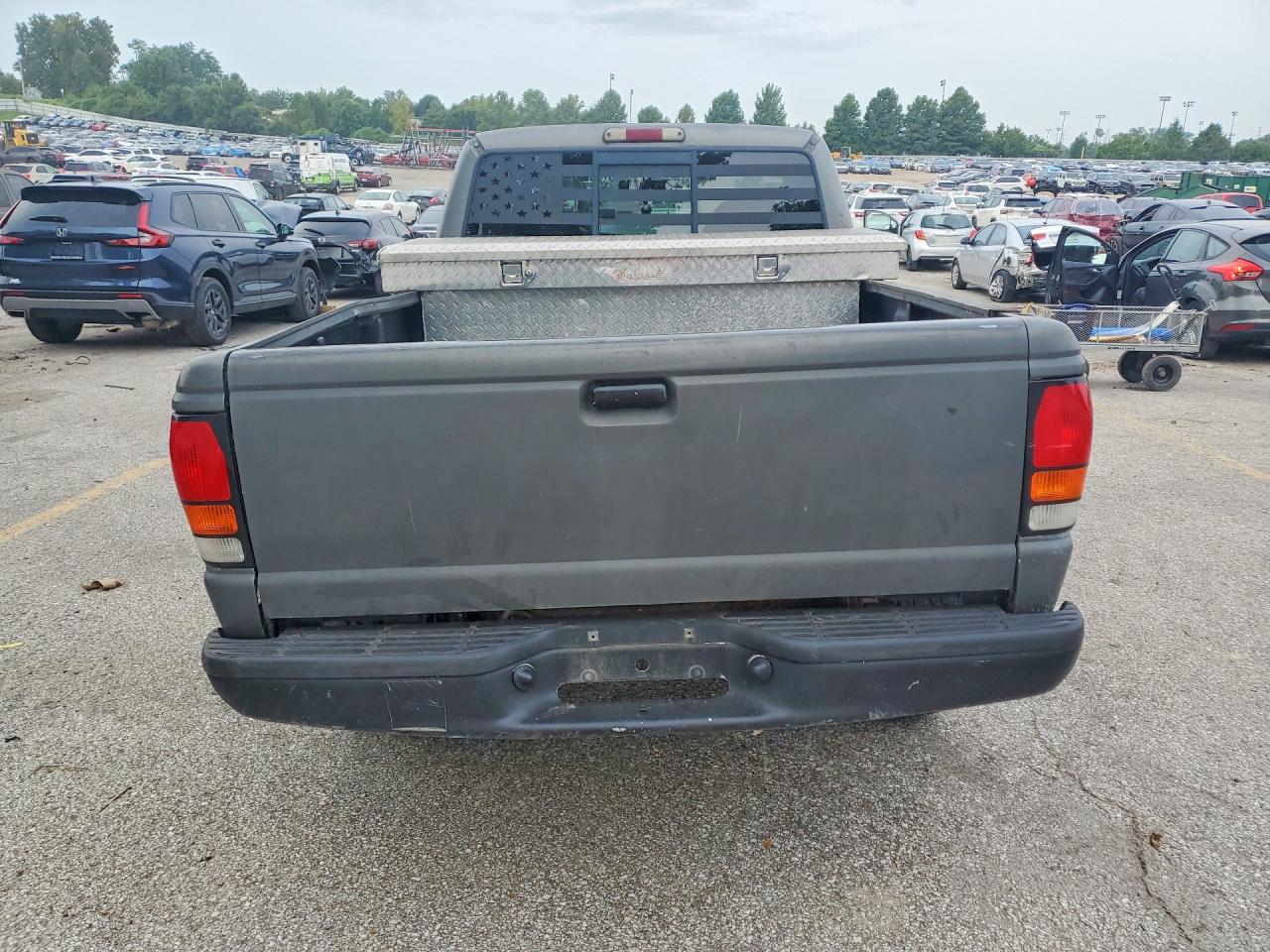2000 Mazda B3000 Charcoal vin: 4F4YR12VXYTM07865