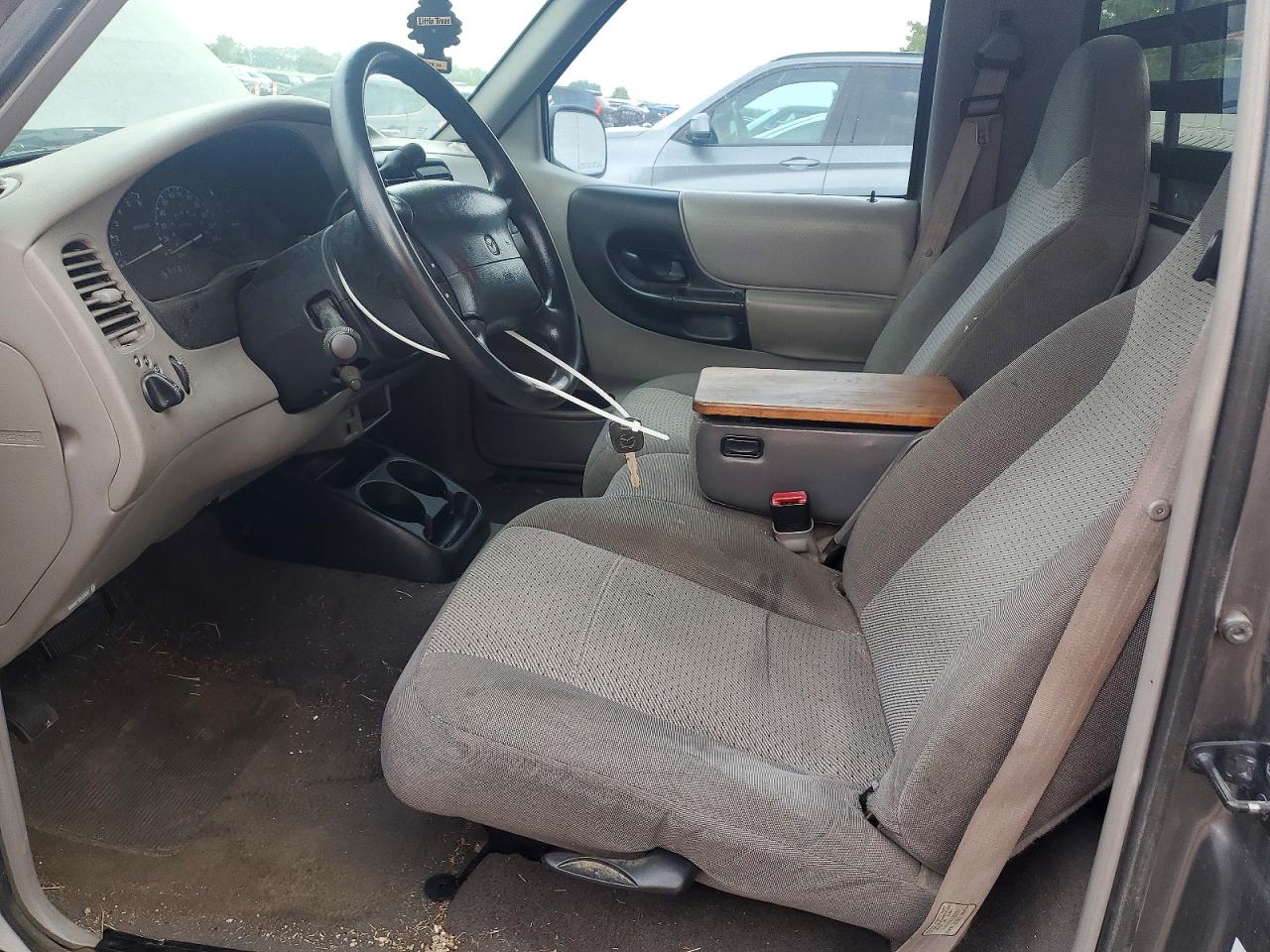 2000 Mazda B3000 Charcoal vin: 4F4YR12VXYTM07865