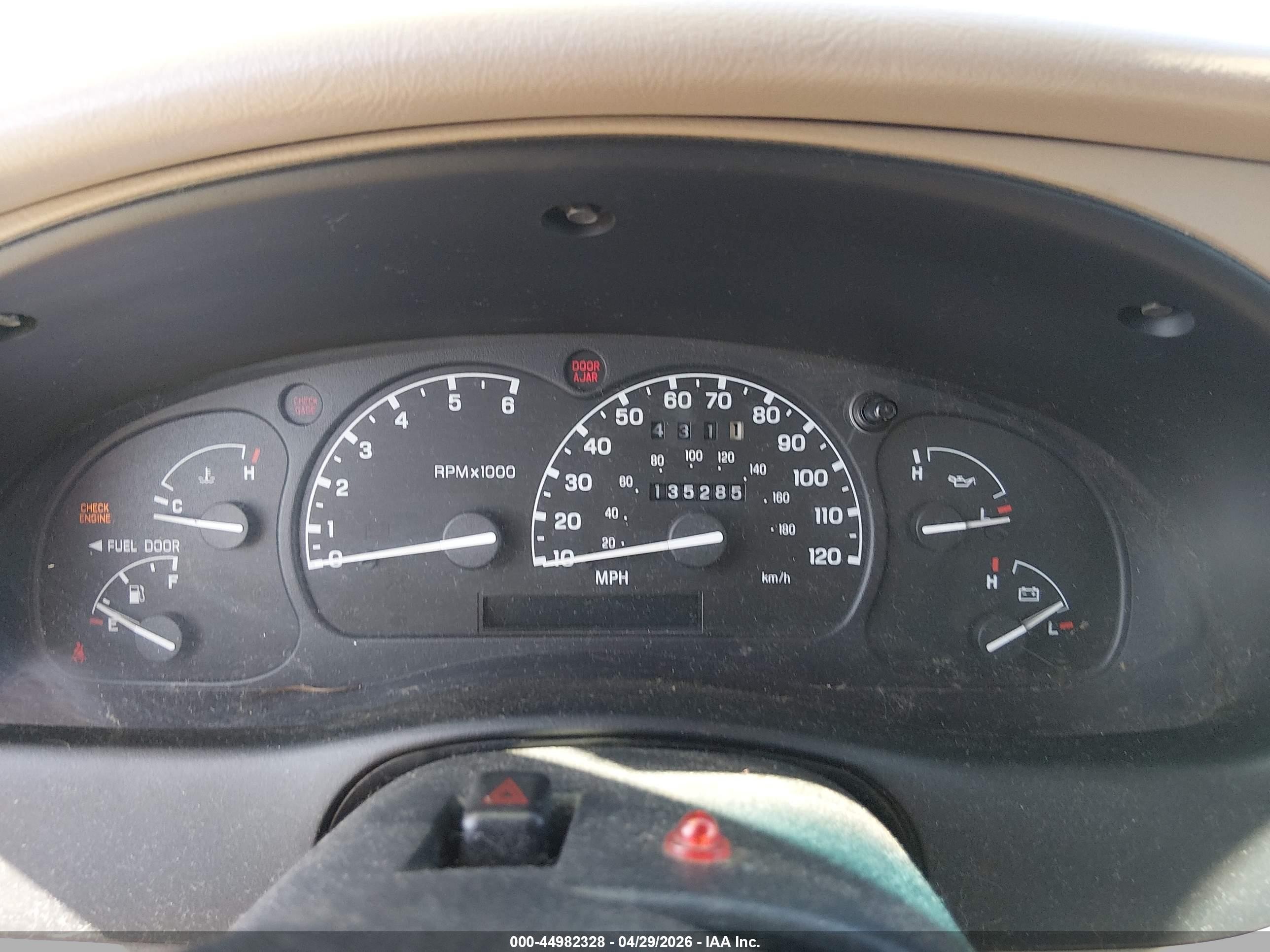 1998 Mazda B3000 Se/sx Красный vin: 4F4YR13U5WTM11969