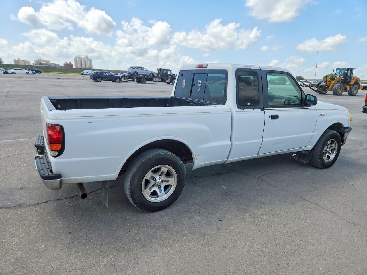 1999 Mazda B2500 Cab Plus White vin: 4F4YR16C0XTM40185