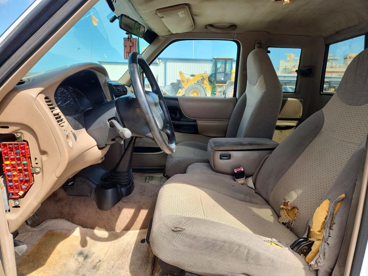 1999 Mazda B2500 Cab Plus White vin: 4F4YR16C0XTM40185