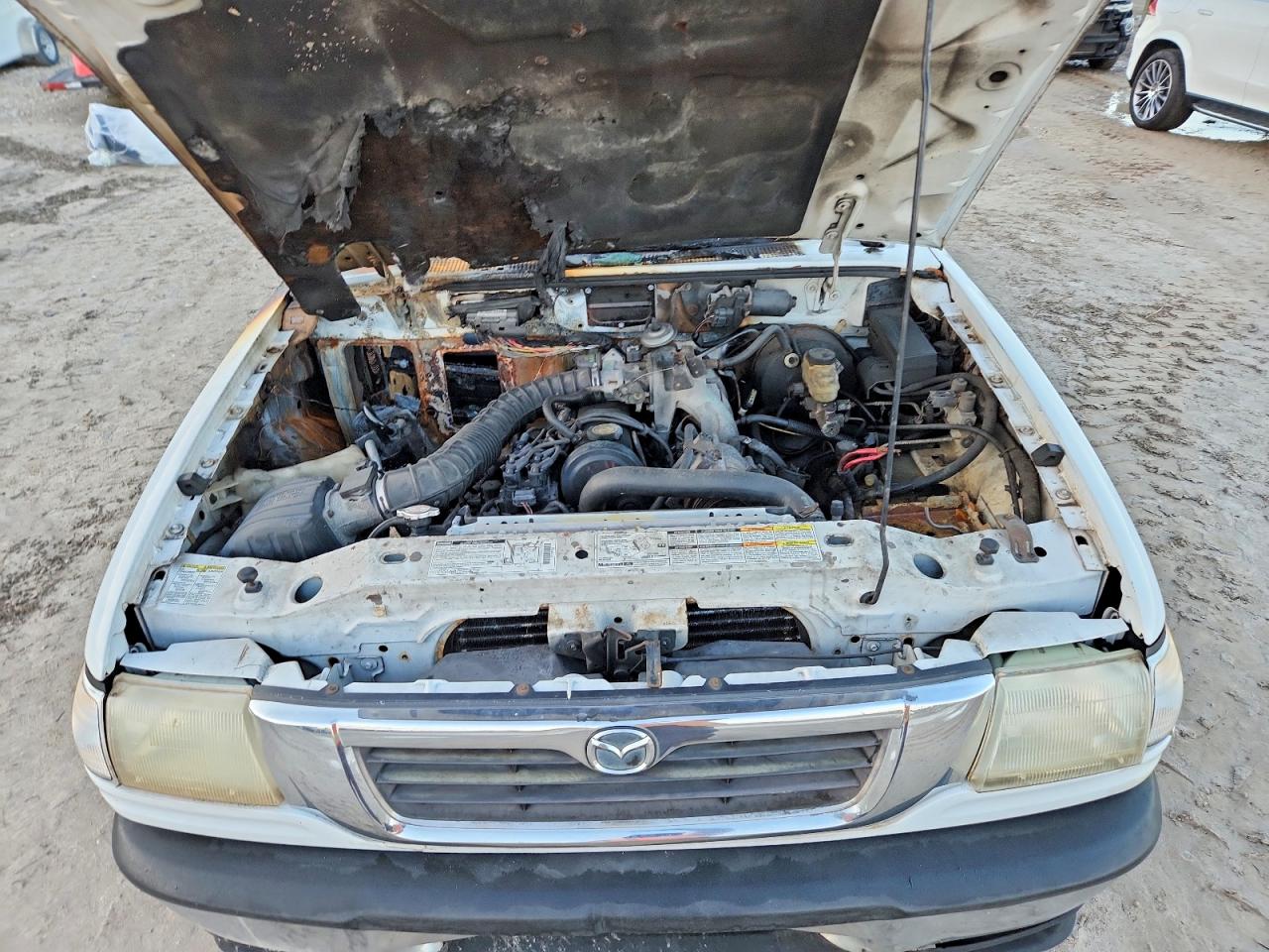 1999 Mazda B2500 Cab Plus White vin: 4F4YR16C6XTM37033