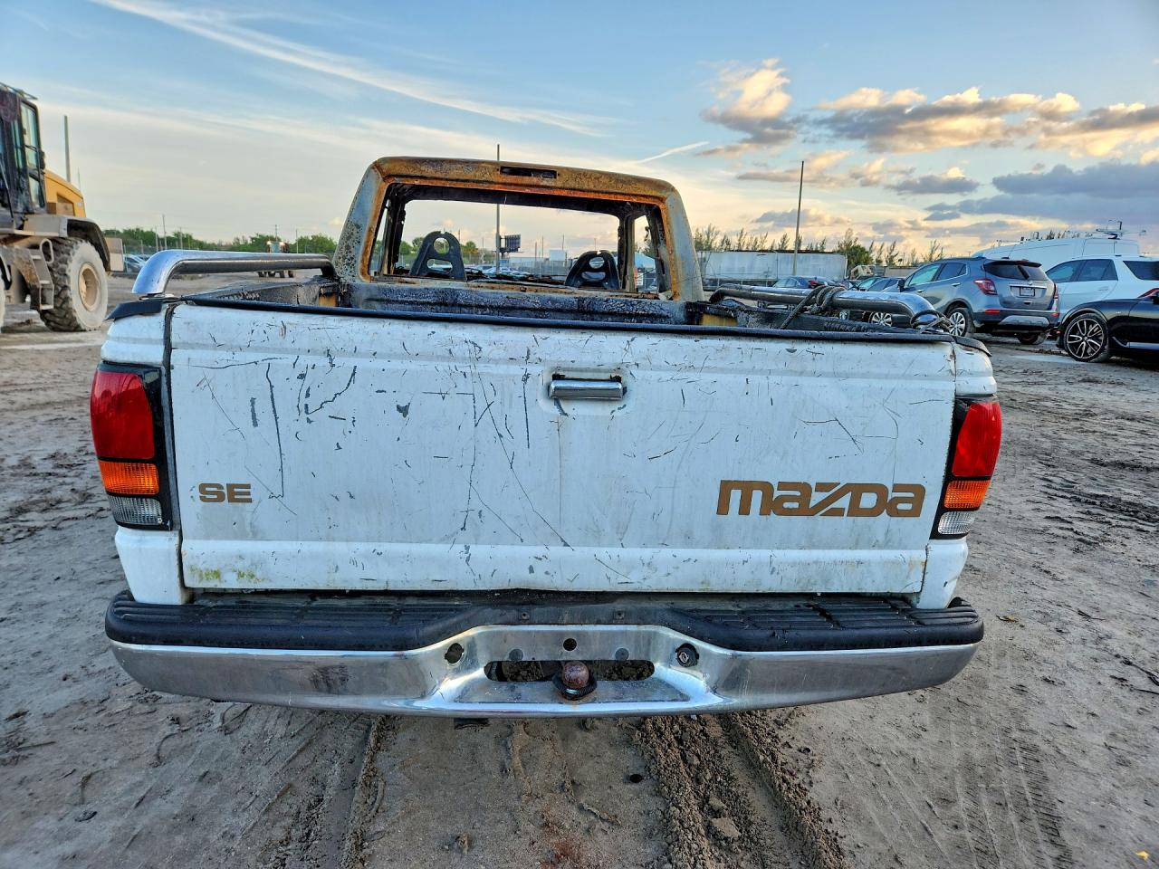 1999 Mazda B2500 Cab Plus White vin: 4F4YR16C6XTM37033
