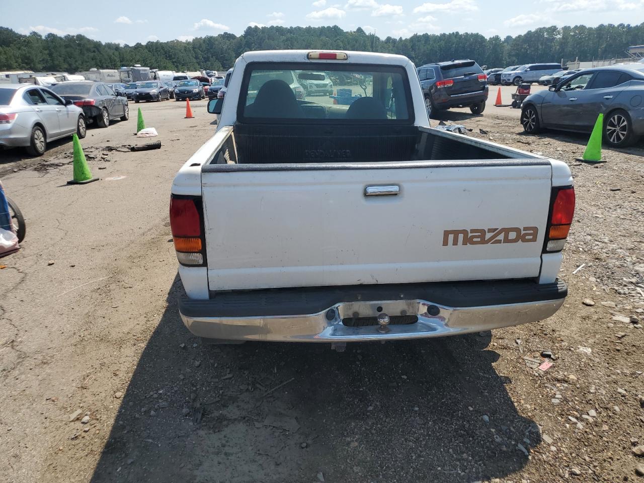 1999 Mazda B2500 Cab Plus White vin: 4F4YR16CXXTM19179