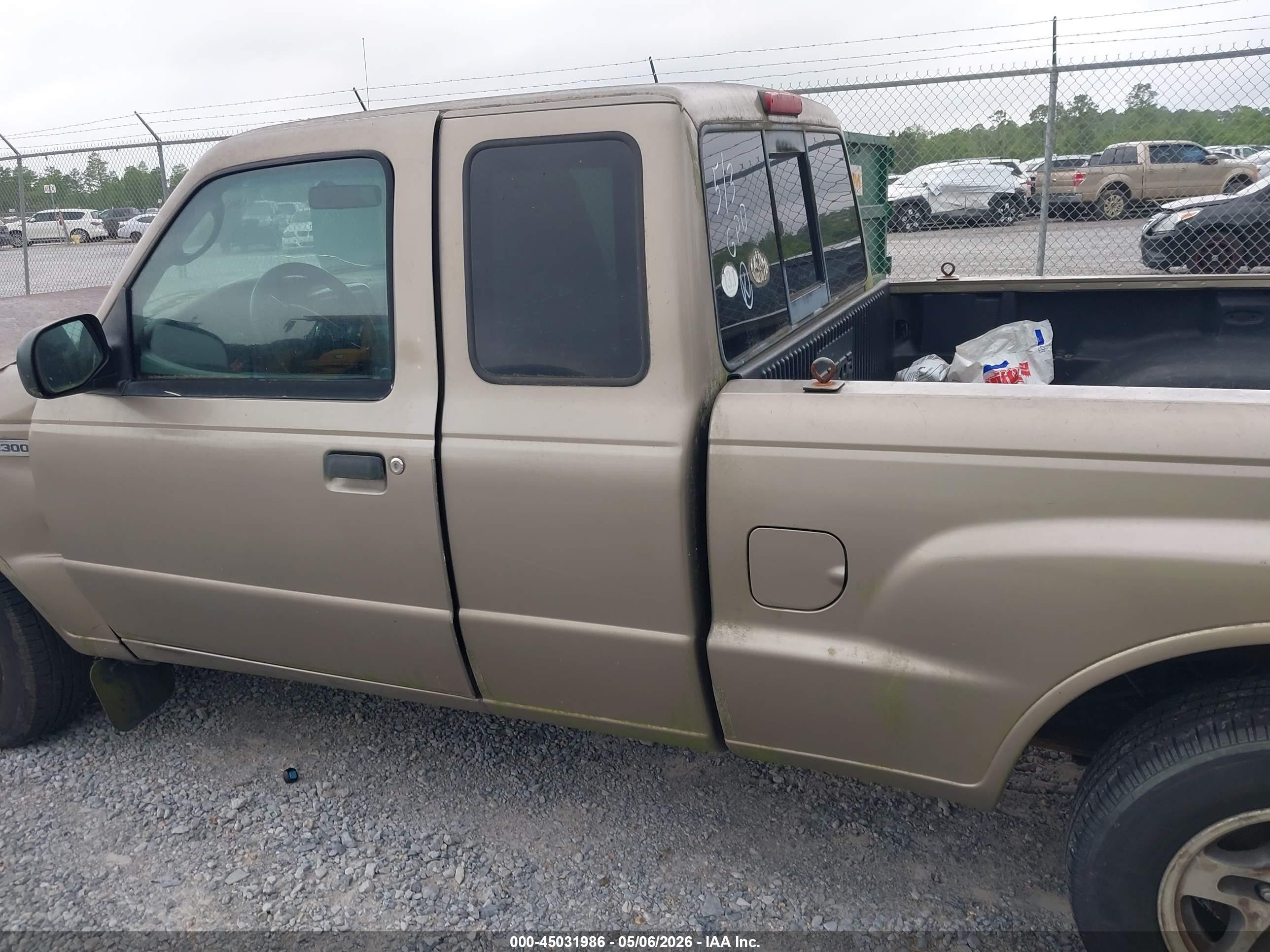 2004 Mazda B2300 Se Brown vin: 4F4YR16D14TM00914