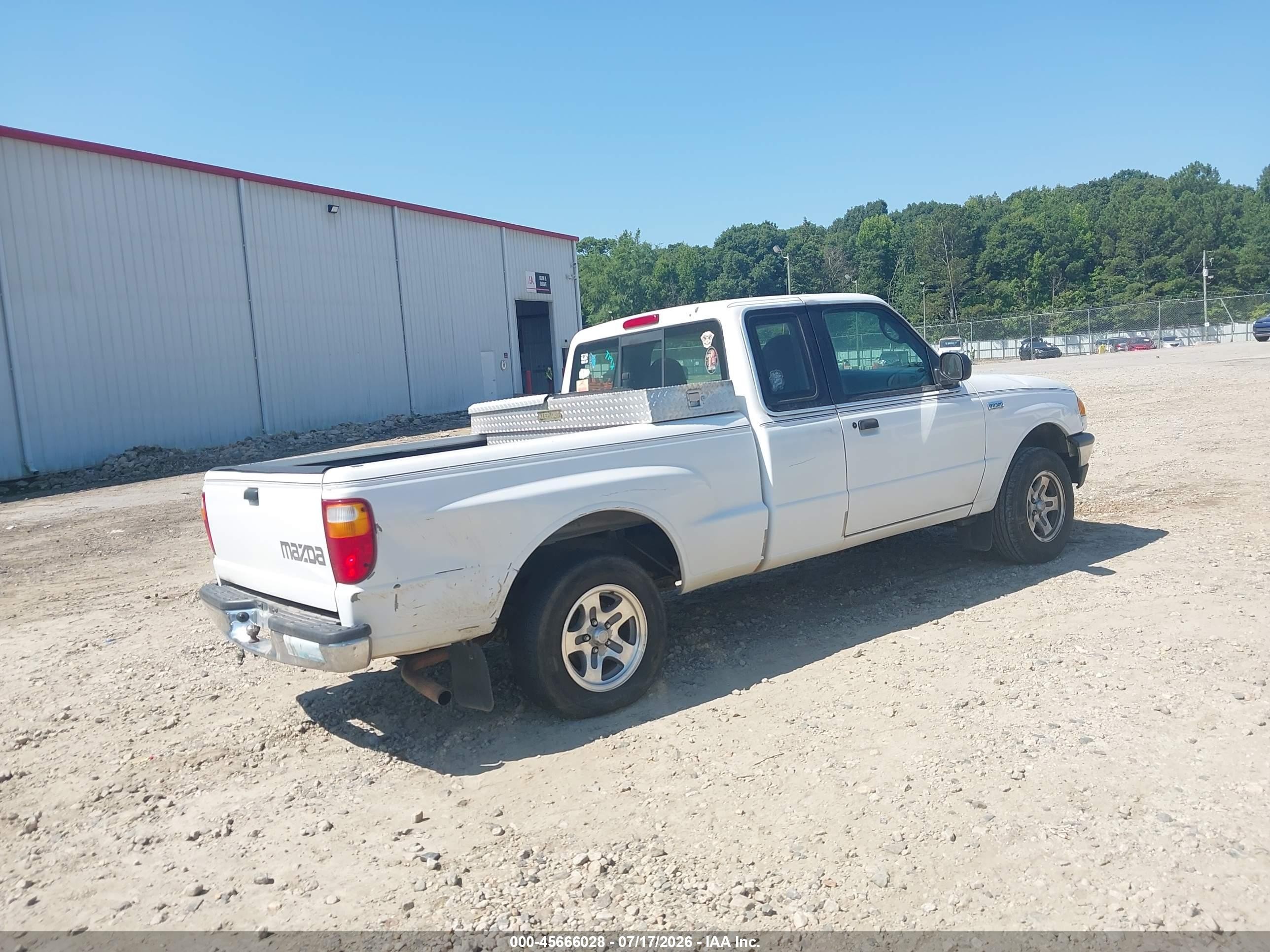 2003 Mazda B2300 Se Белый vin: 4F4YR16D93TM09147