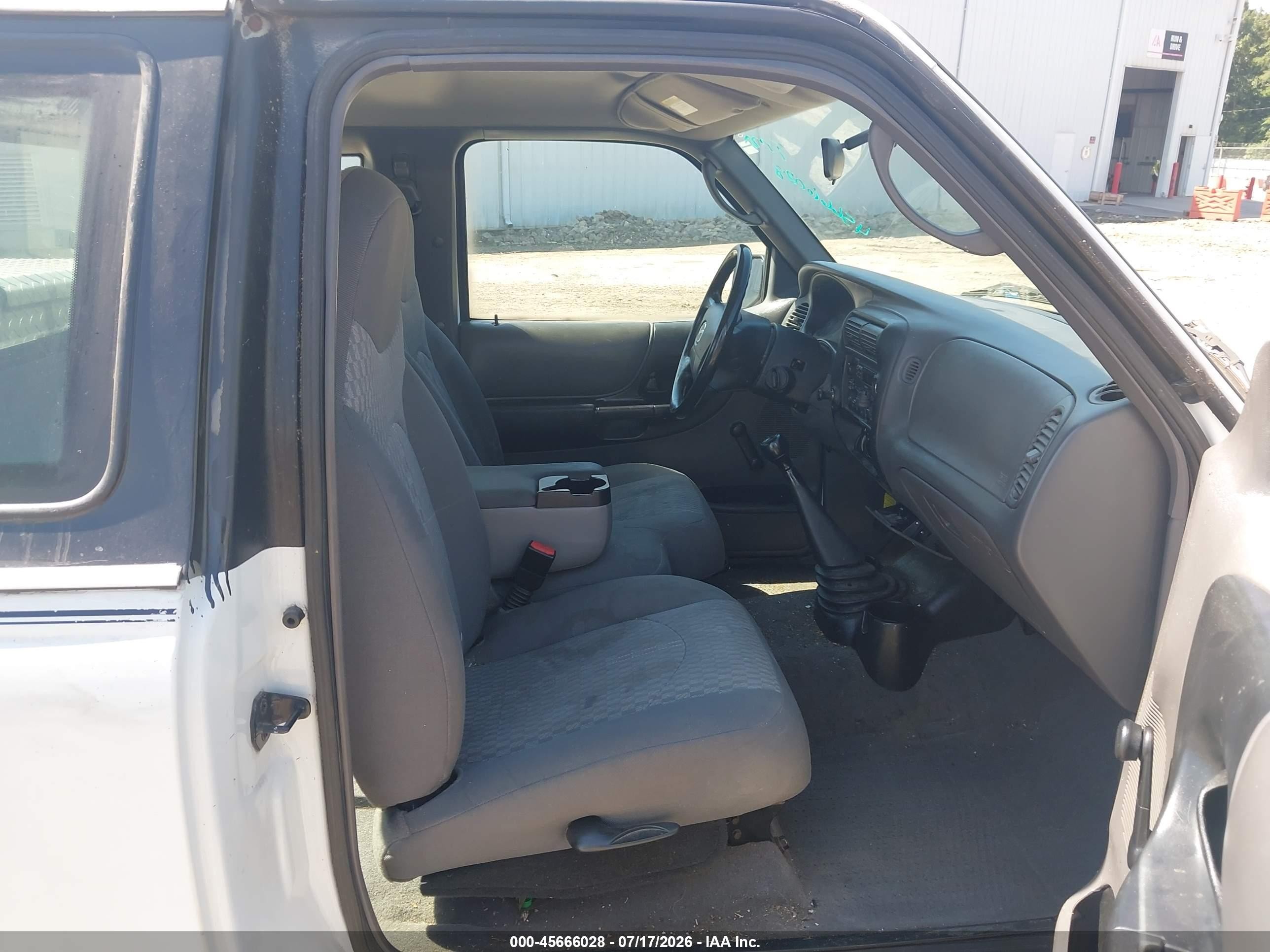 2003 Mazda B2300 Se Белый vin: 4F4YR16D93TM09147