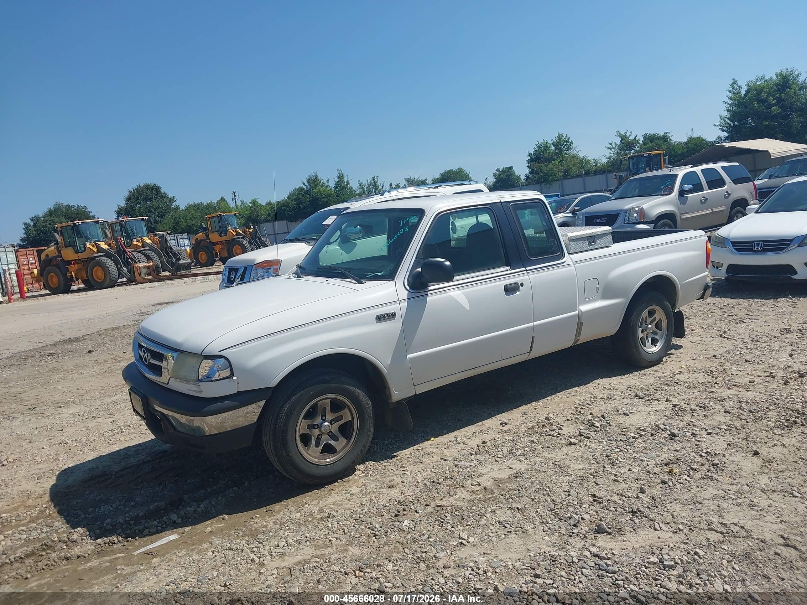 2003 Mazda B2300 Se Белый vin: 4F4YR16D93TM09147