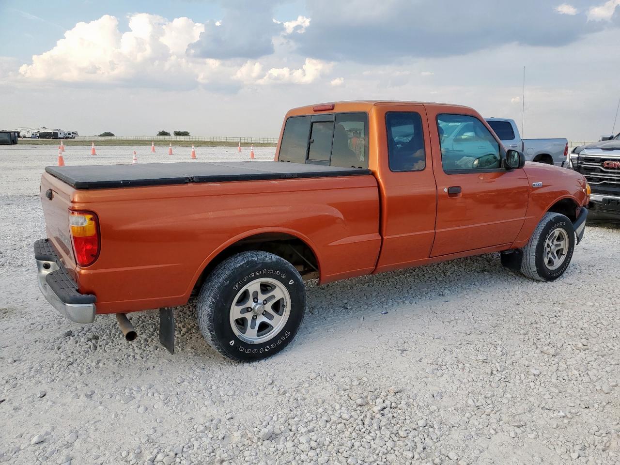 2004 Mazda B2300 Cab Plus Orange vin: 4F4YR16D94TM04581