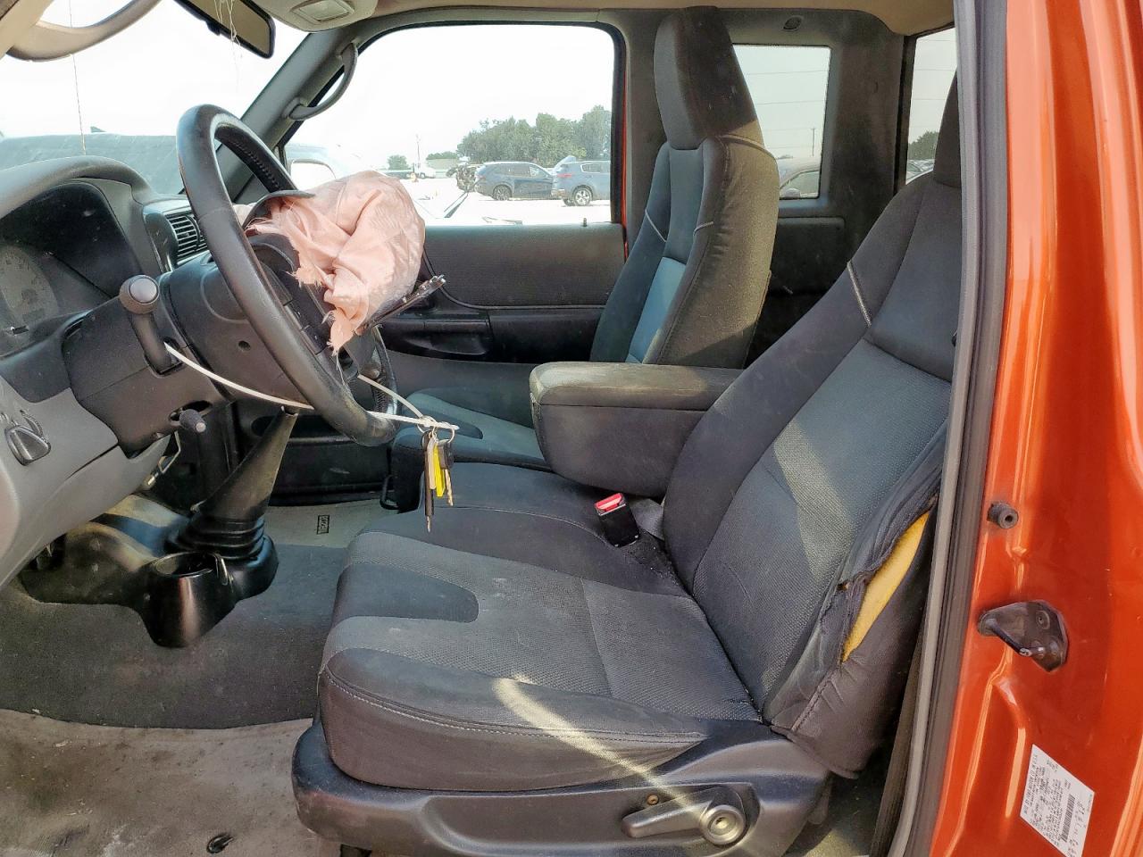2004 Mazda B2300 Cab Plus Orange vin: 4F4YR16D94TM04581