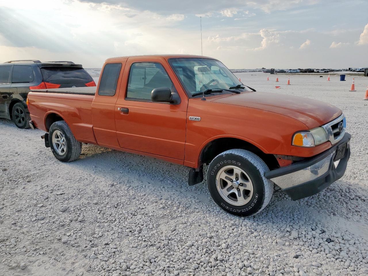 2004 Mazda B2300 Cab Plus Orange vin: 4F4YR16D94TM04581