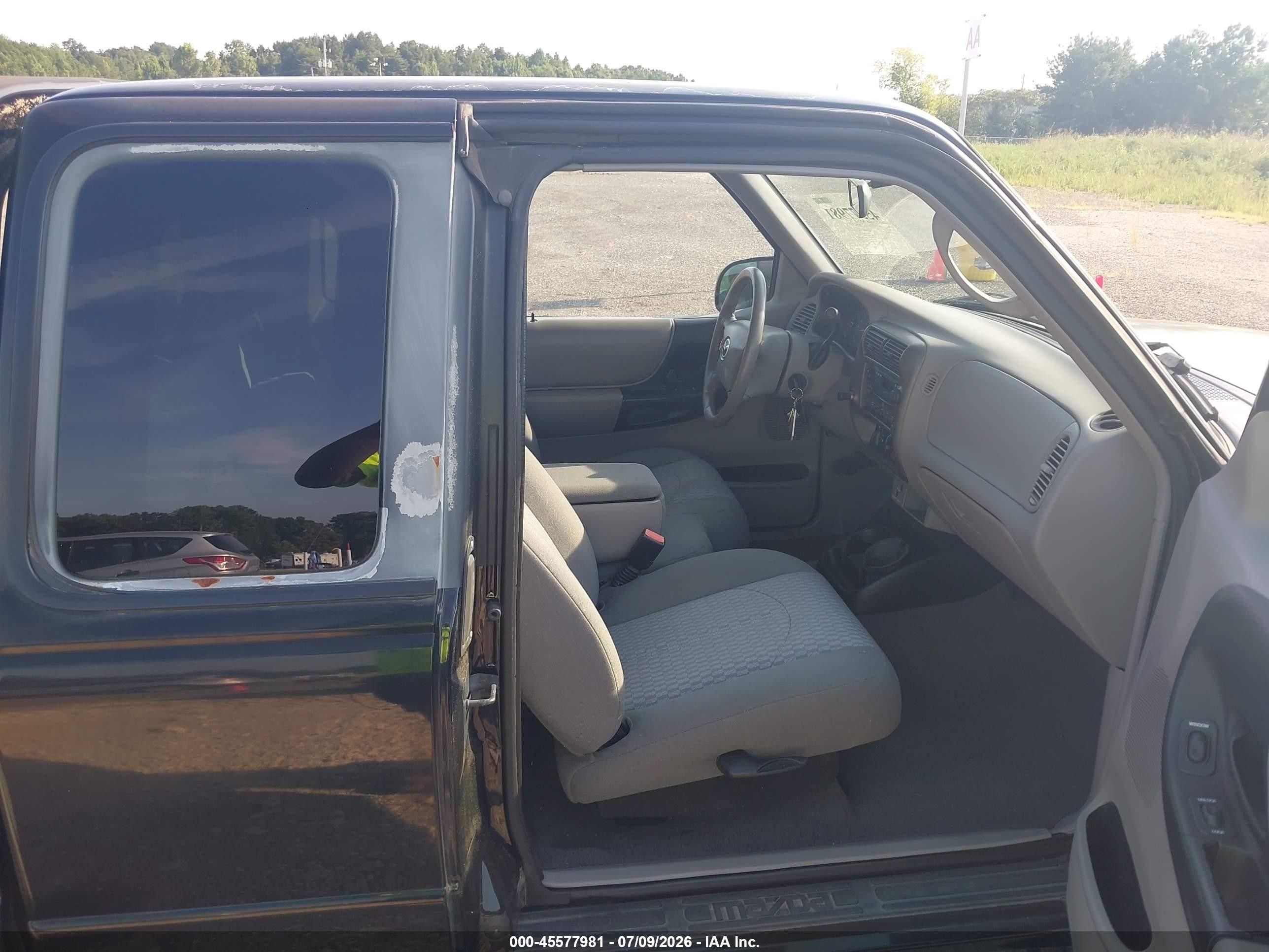 2001 Mazda B3000 Ds/se Black vin: 4F4YR16E01TM19460
