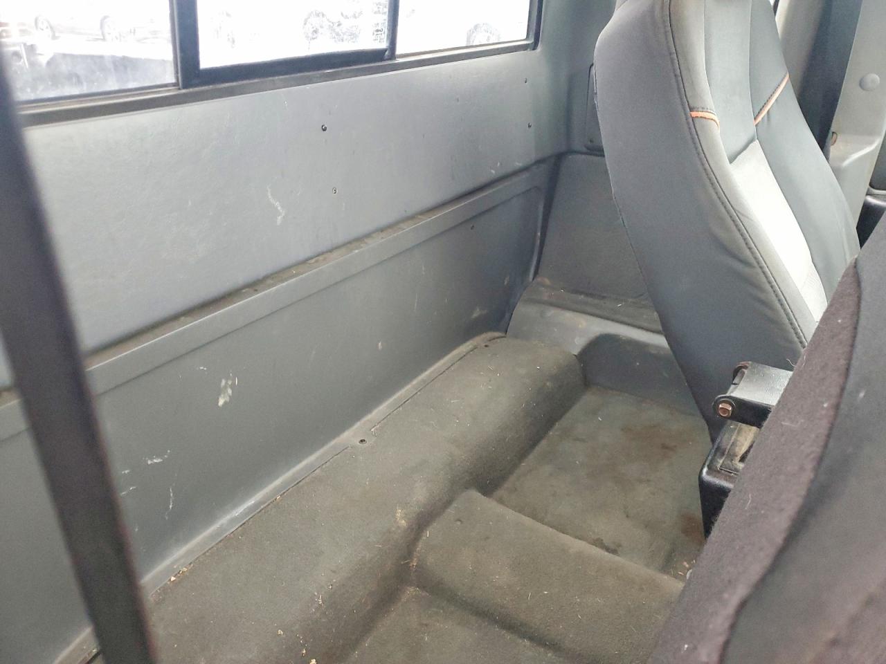 2004 Mazda B3000 Cab Plus Silver vin: 4F4YR16U04TM12522